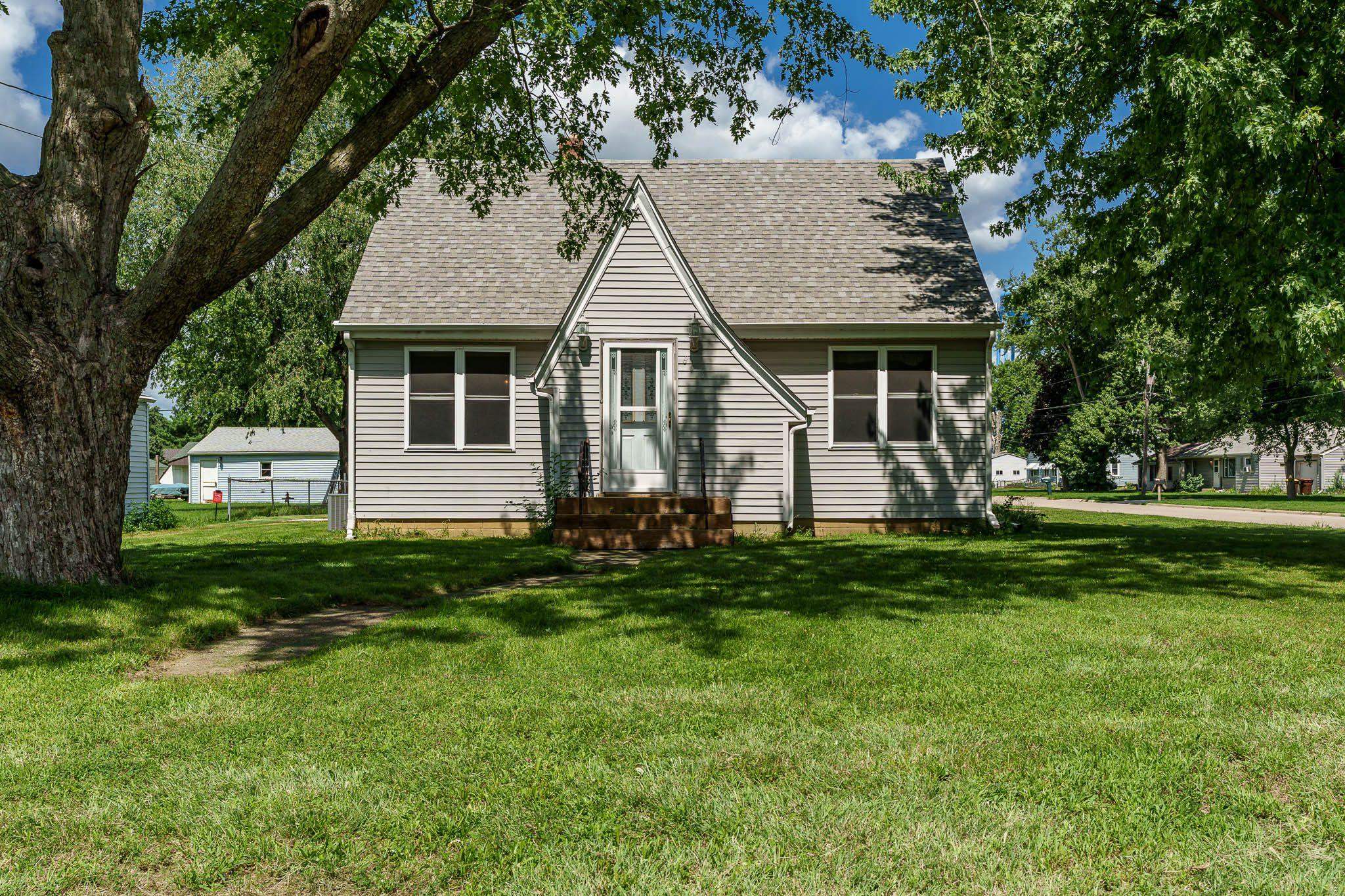 808 Wayne Drive Property Photo 1