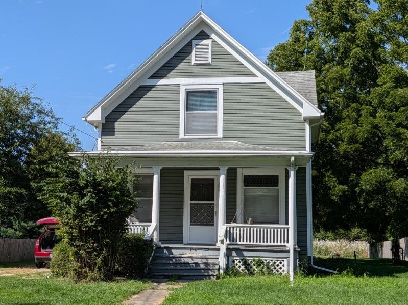 208 N Commercial Street Property Photo 1