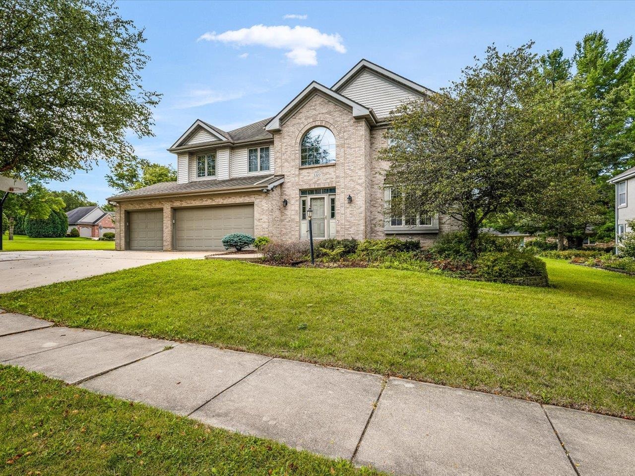 5323 Regents Park Road Property Photo 1
