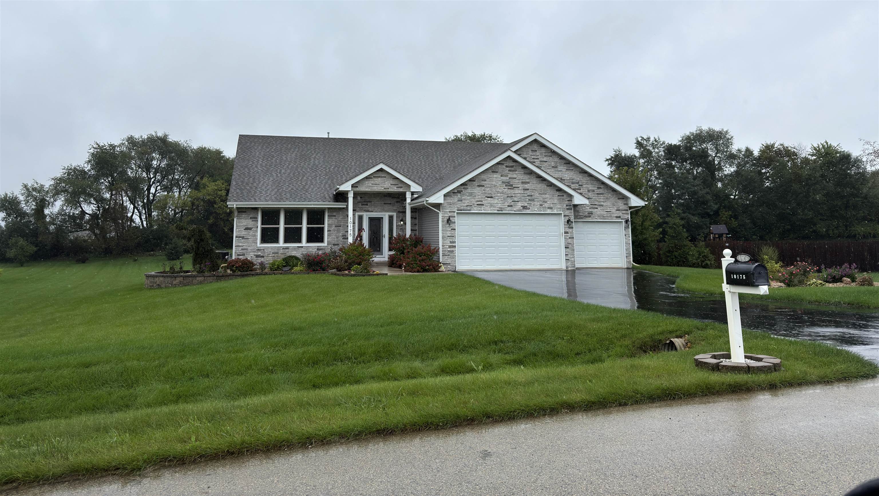 10175 Creek Ridge Trail Property Photo 1