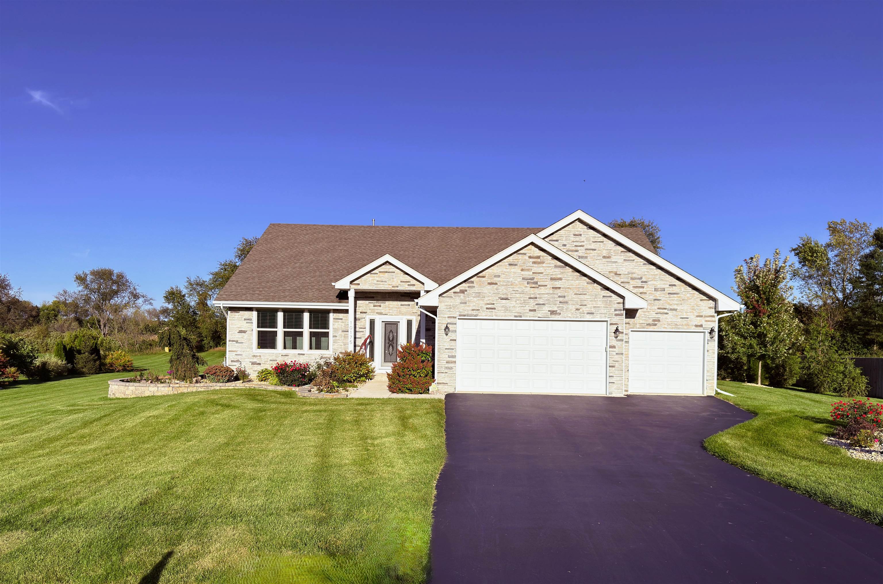10175 Creek Ridge Trail Property Photo 1