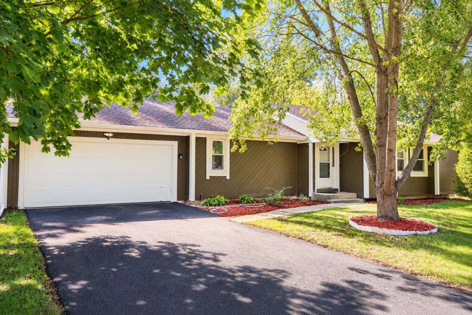 3071 Breezeway Drive Property Photo 1