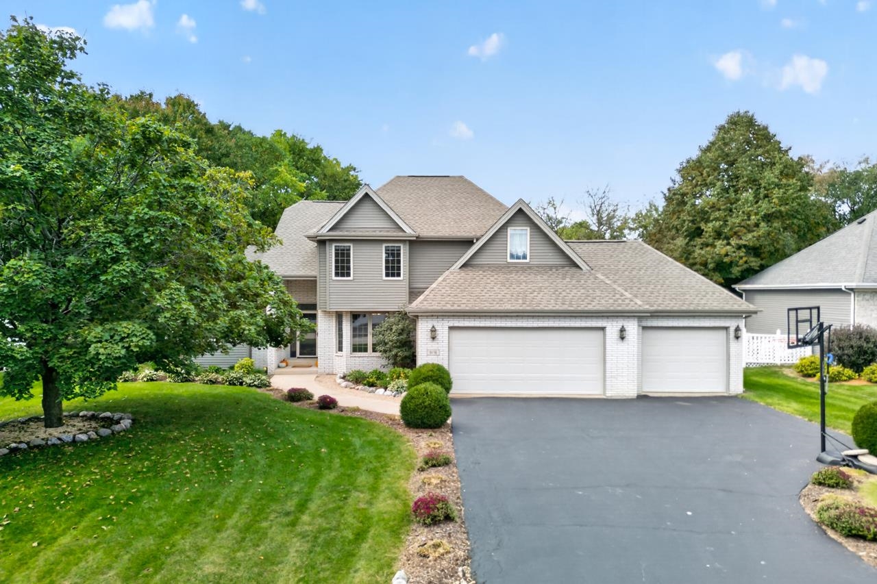 9176 Forest Ridge Drive Property Photo 1