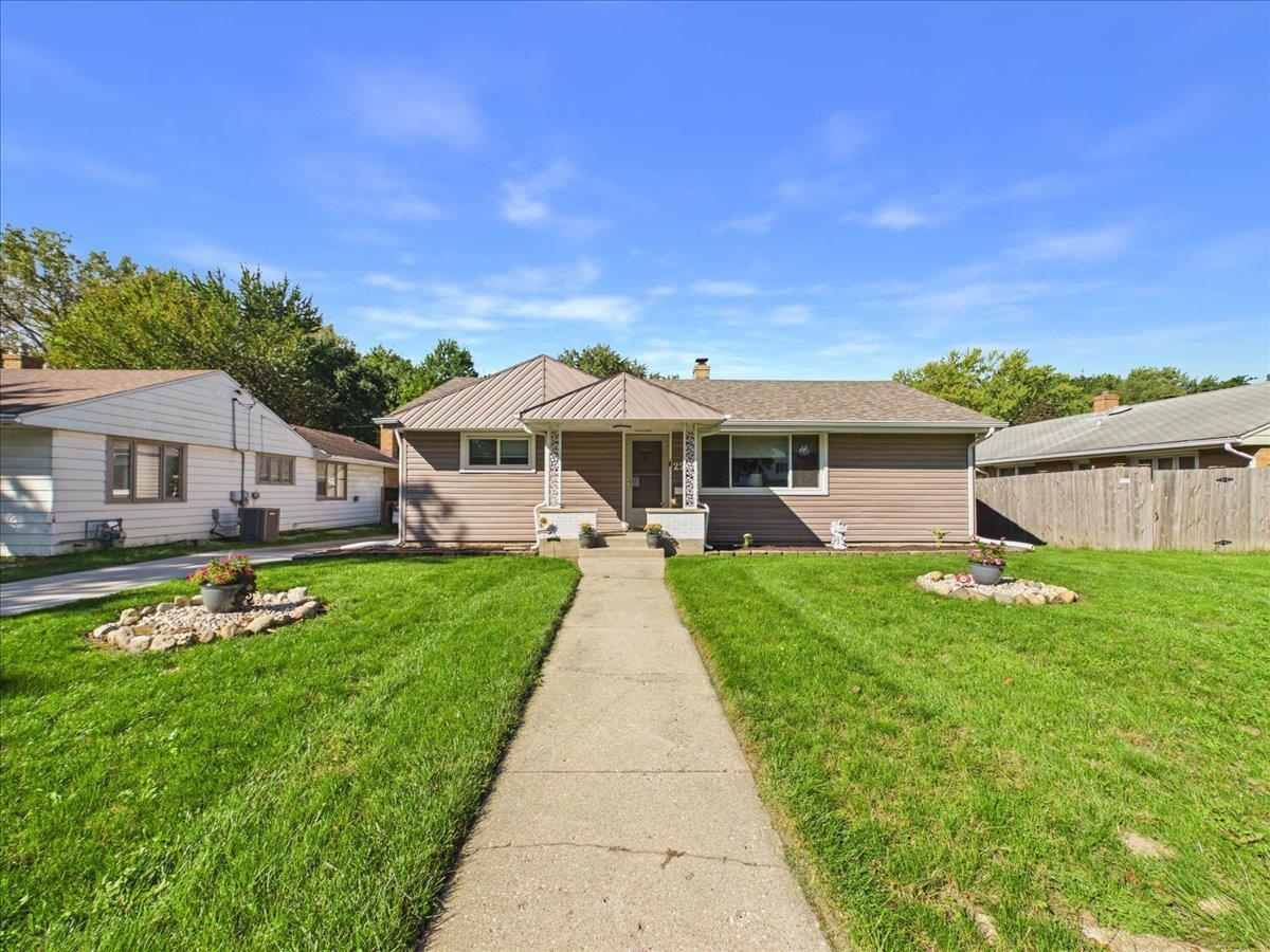 220 Fairview Boulevard Property Photo 1