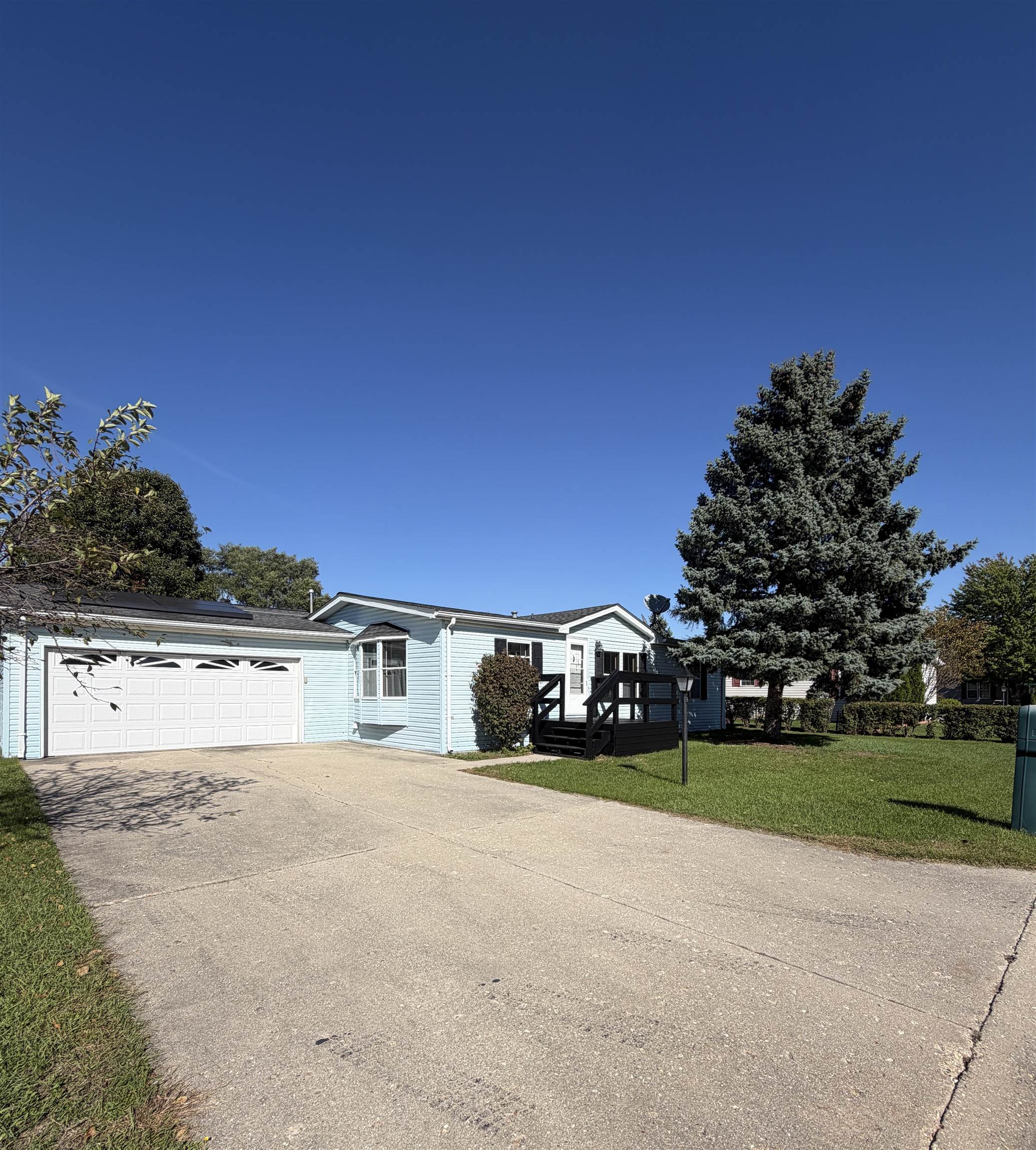 5332 White Pine Lane Property Photo 1