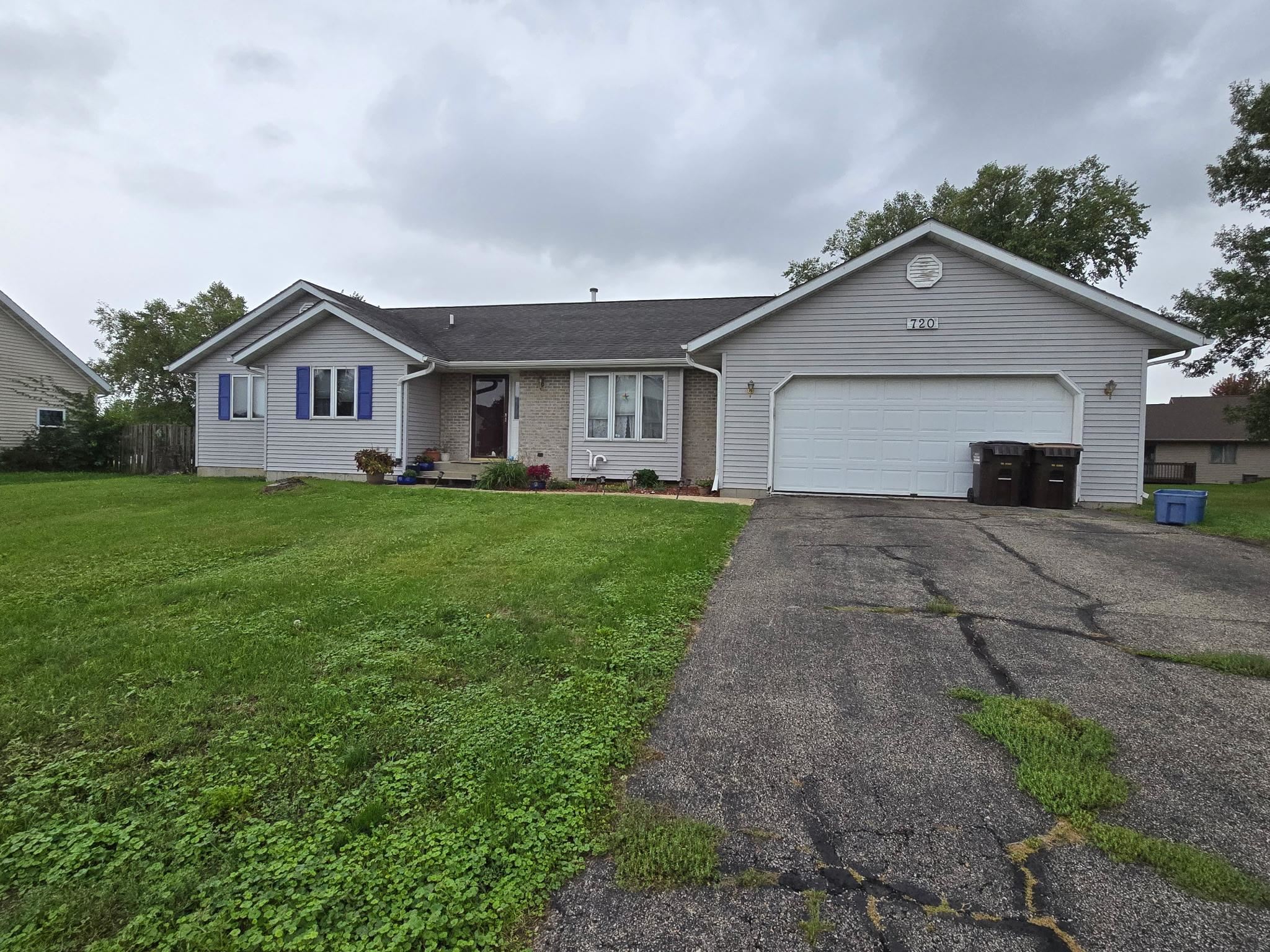 720 S Greenfield Property Photo 1