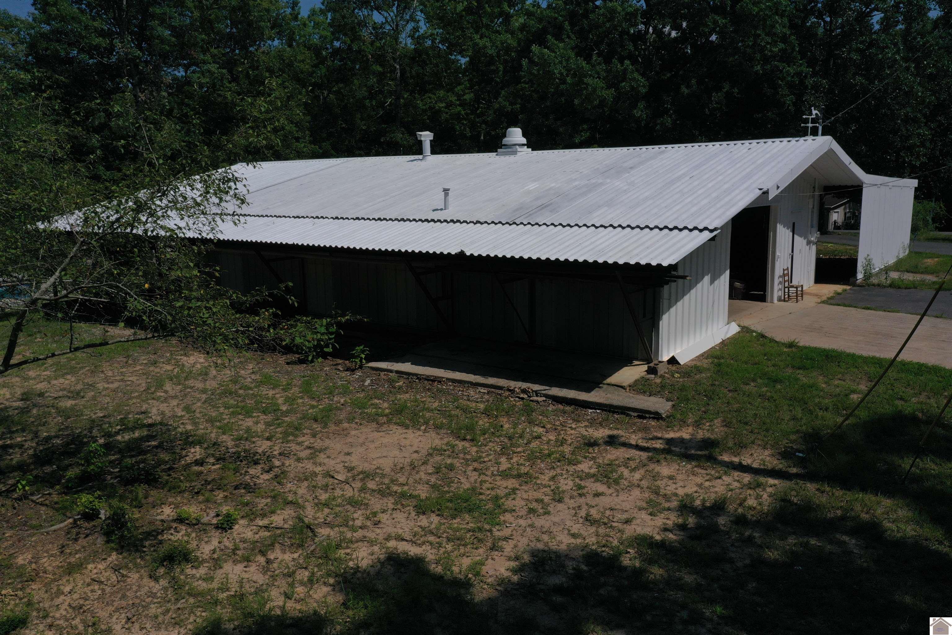 214 Hickory Hill Lane Property Photo 6