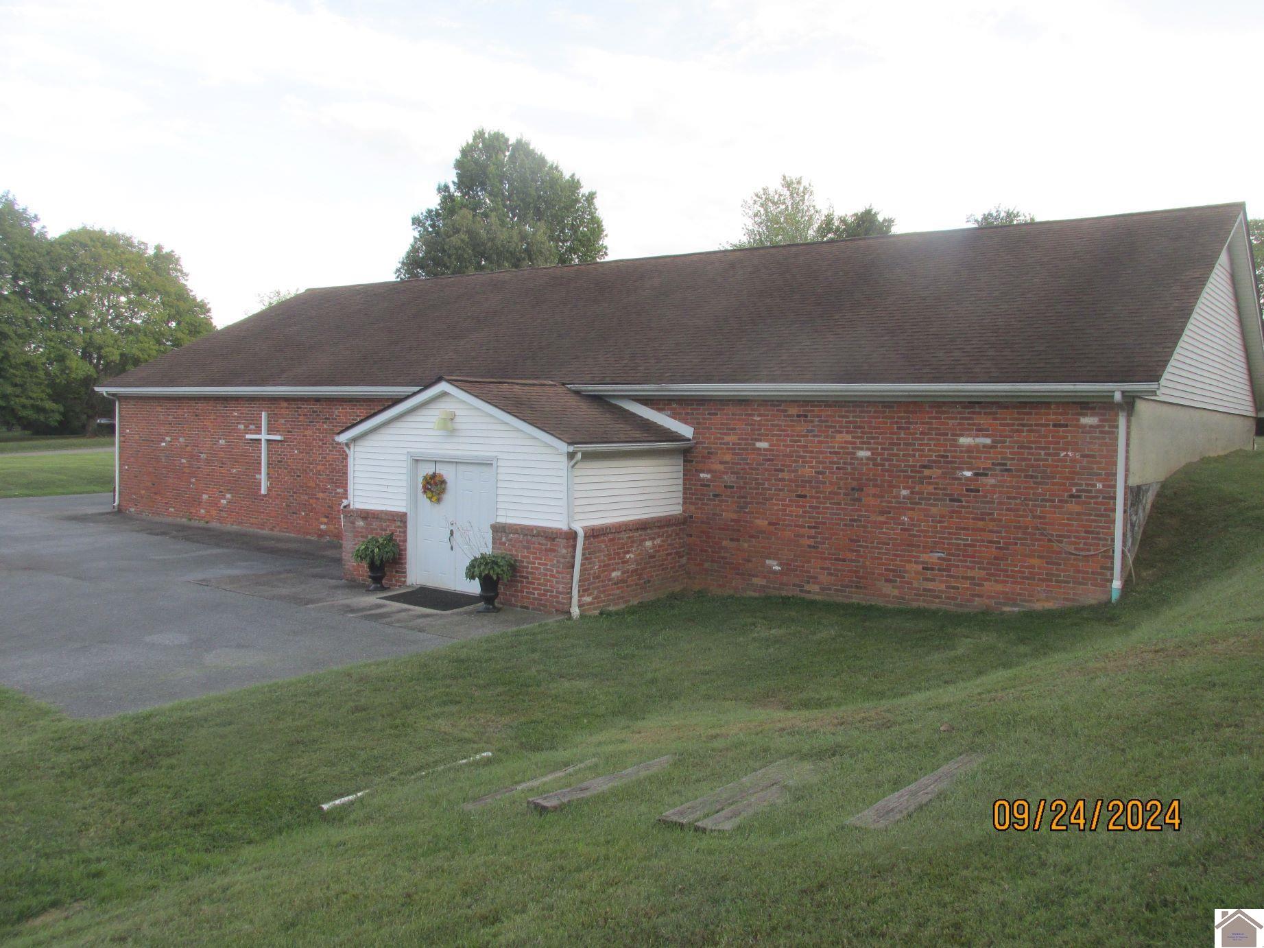 6775 Kentucky Dam Rd Property Photo 1