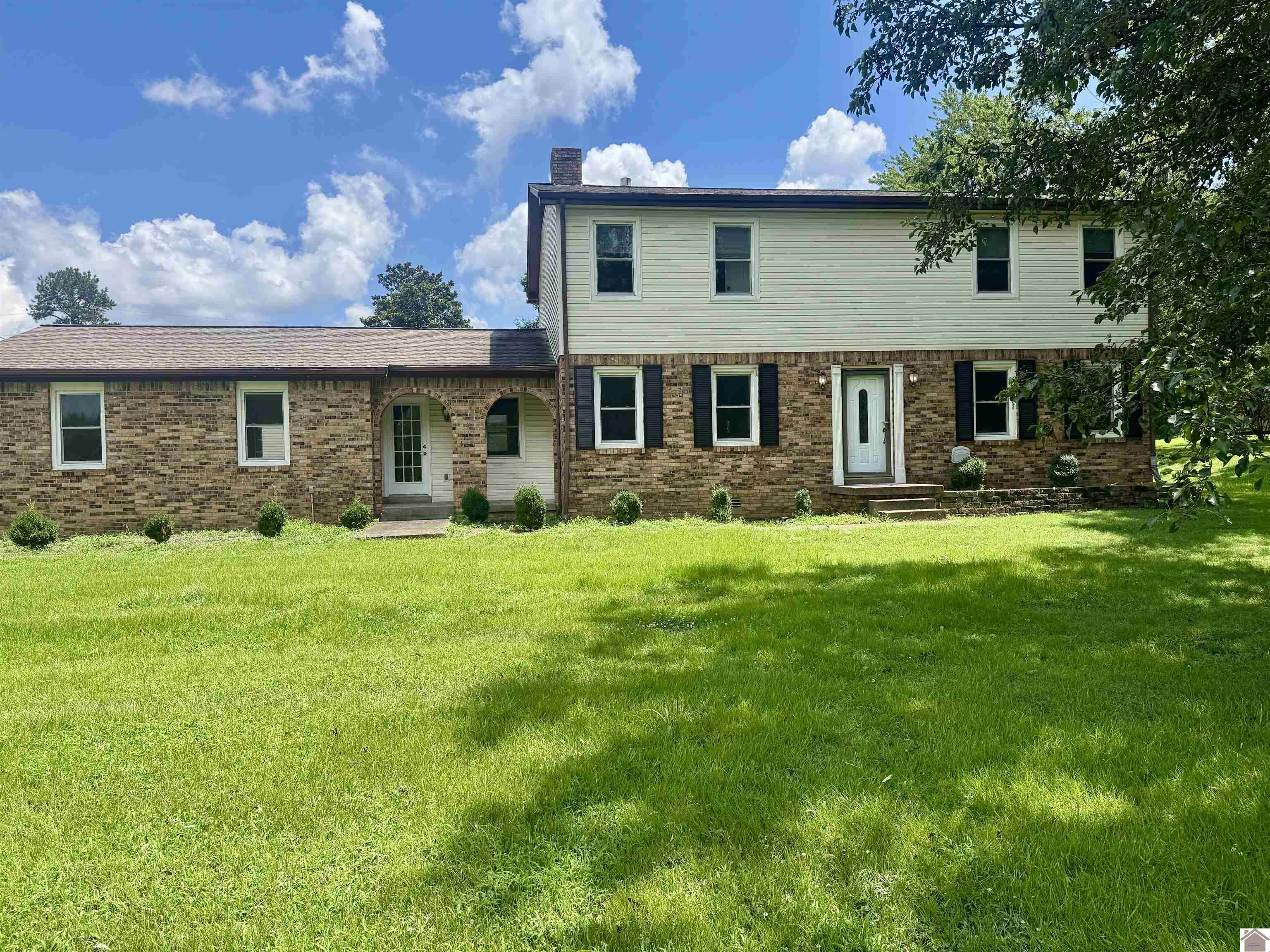 210 Brentwood Dr Property Photo 1