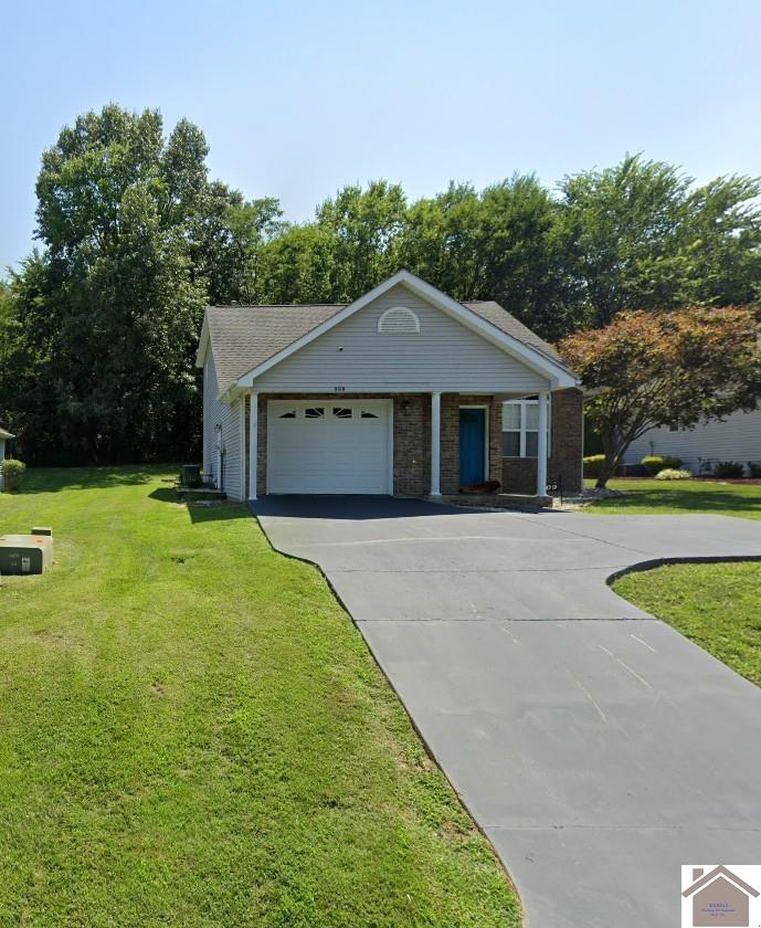 909 Stonebrooke Court Property Photo 1