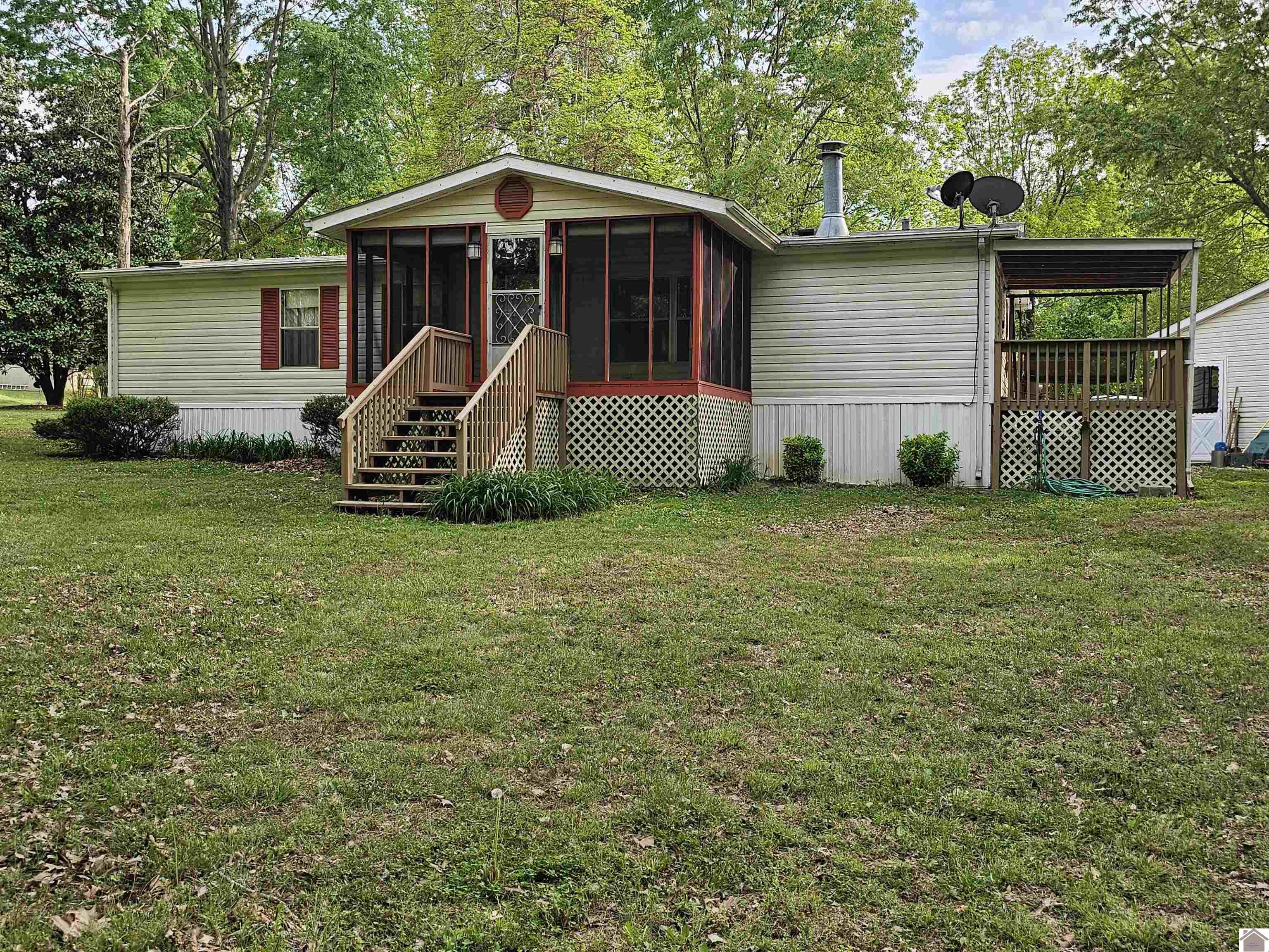 372 Saratoga Heights Property Photo 2