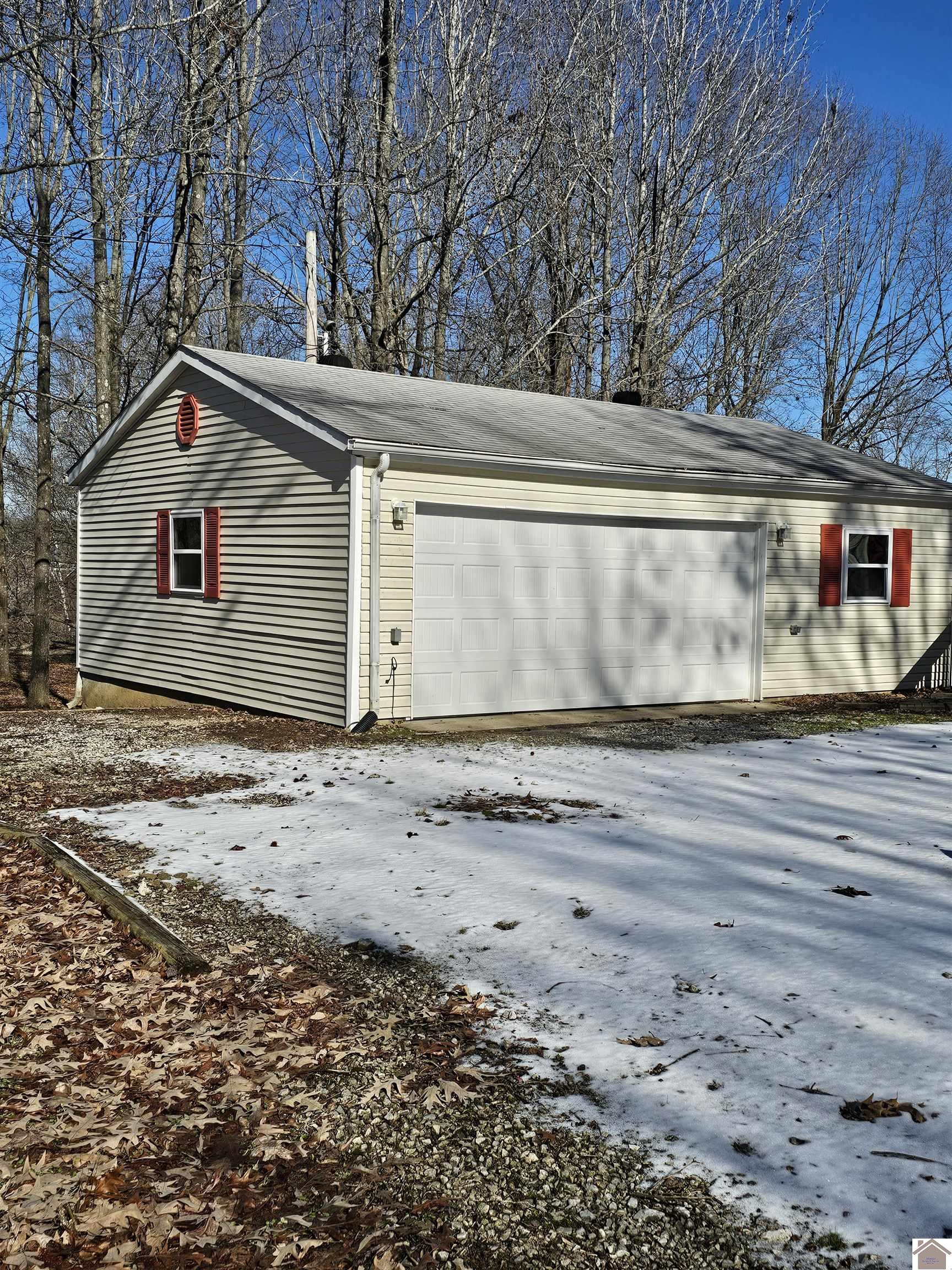 372 Saratoga Heights Property Photo 6