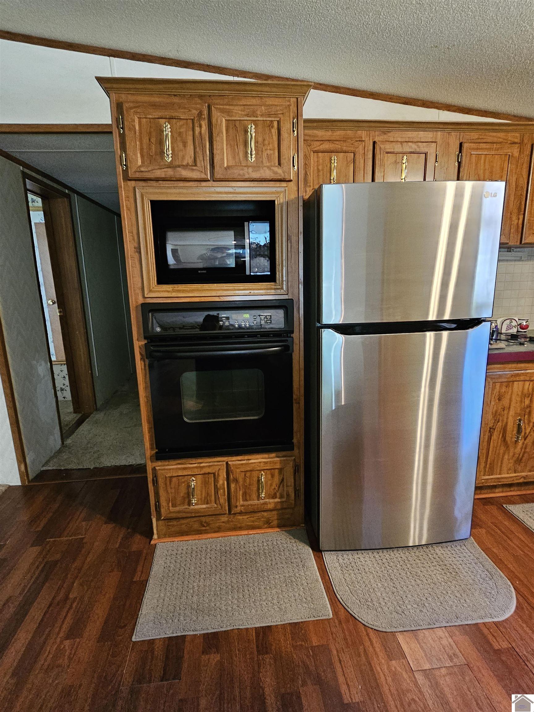 372 Saratoga Heights Property Photo 12