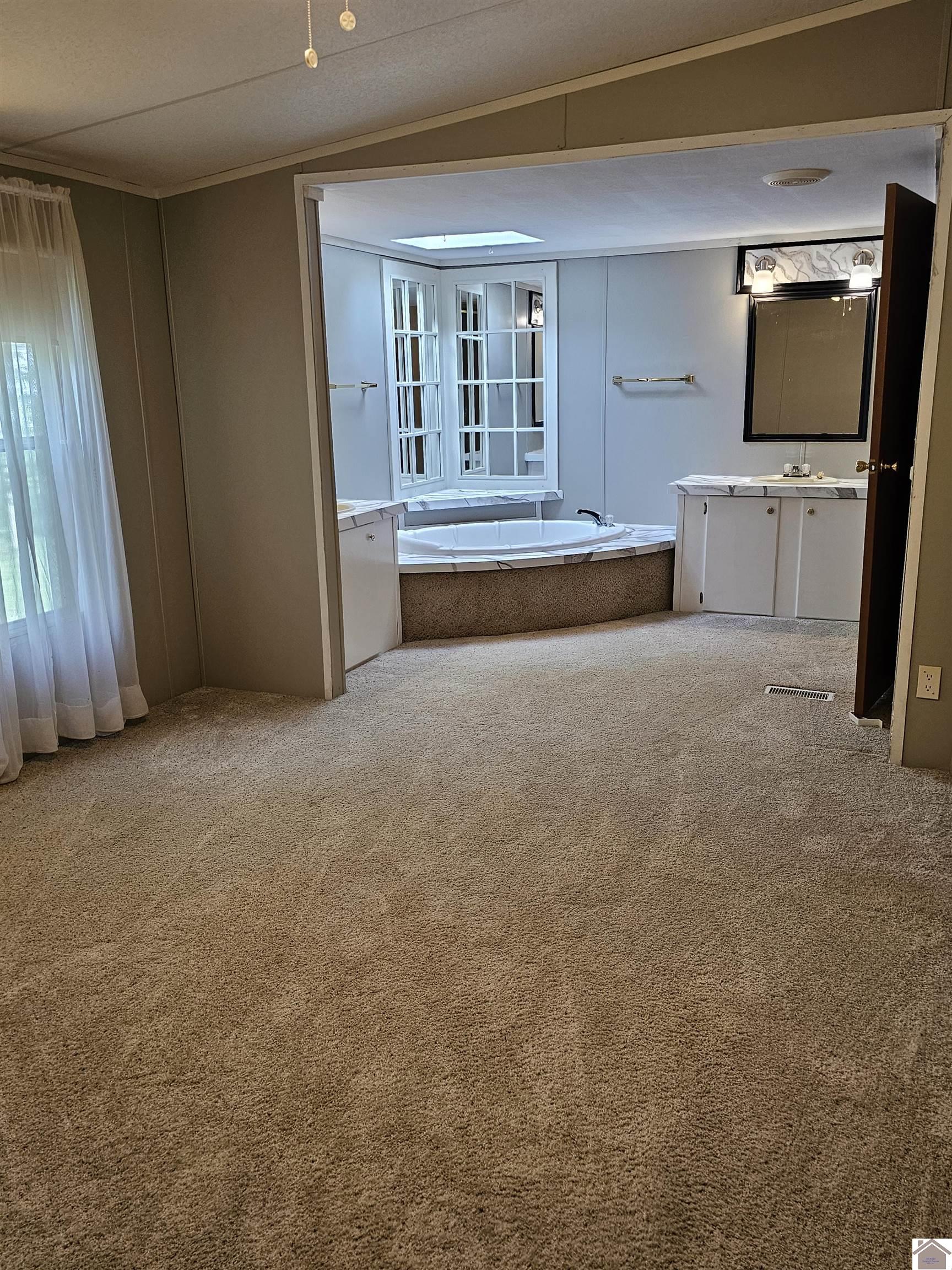 372 Saratoga Heights Property Photo 18