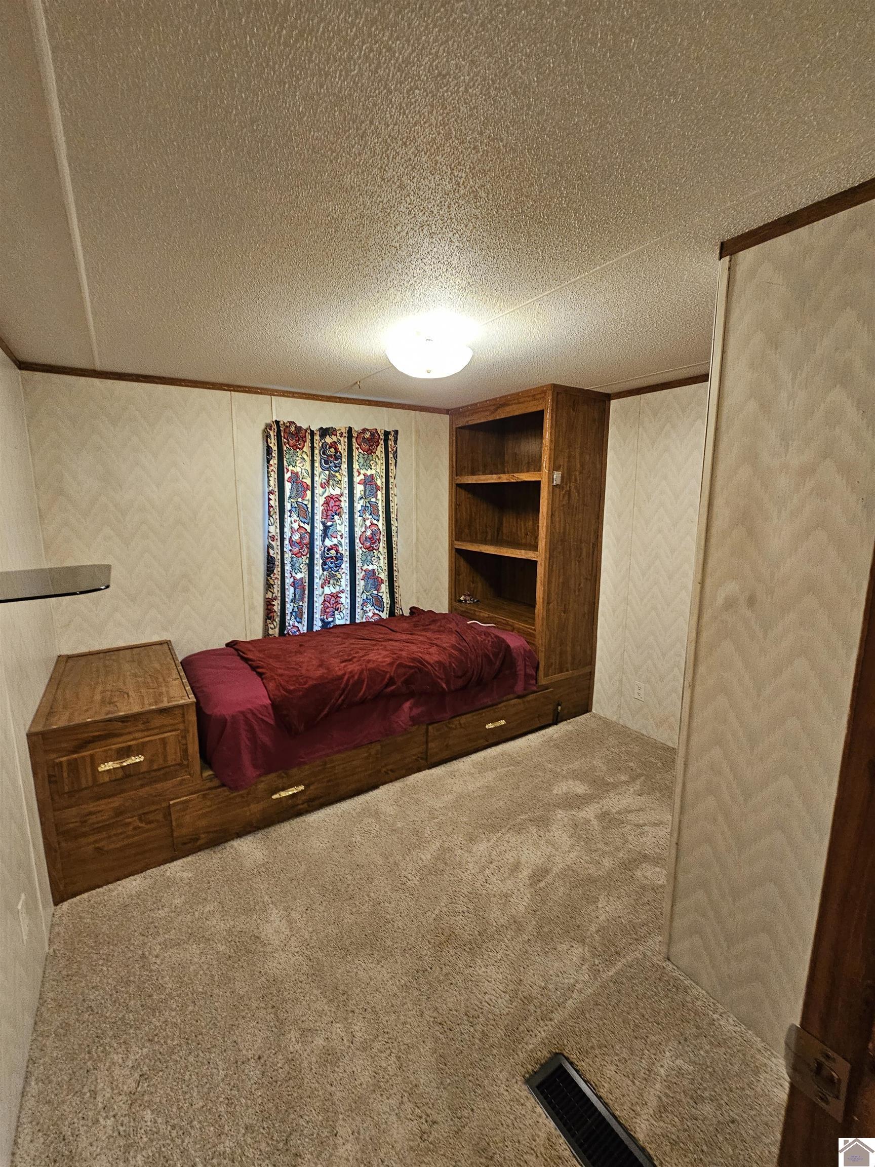 372 Saratoga Heights Property Photo 24