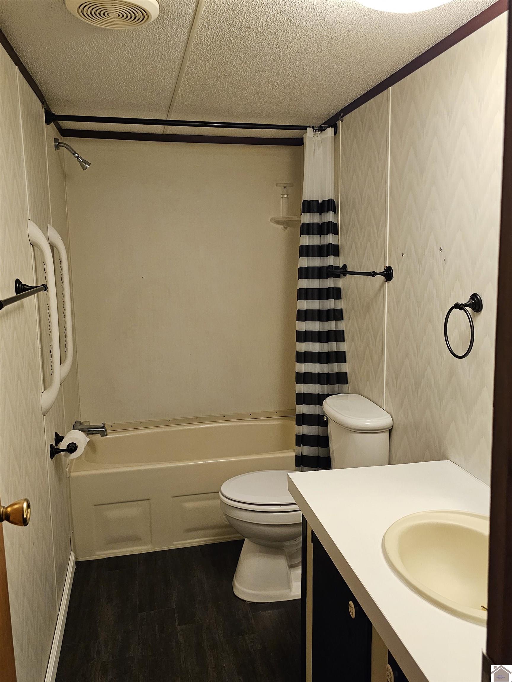 372 Saratoga Heights Property Photo 25