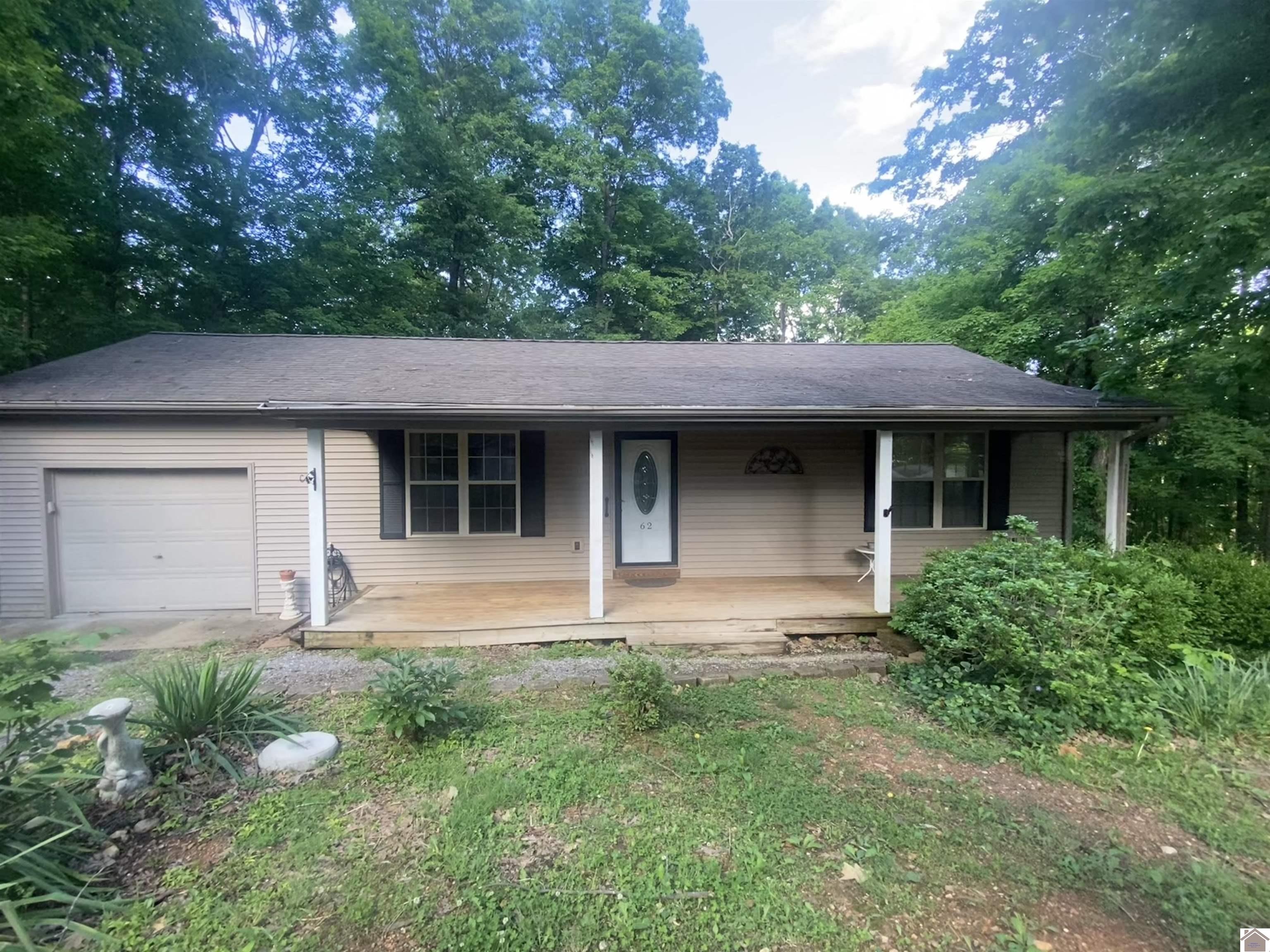 62 Castlewood Dr