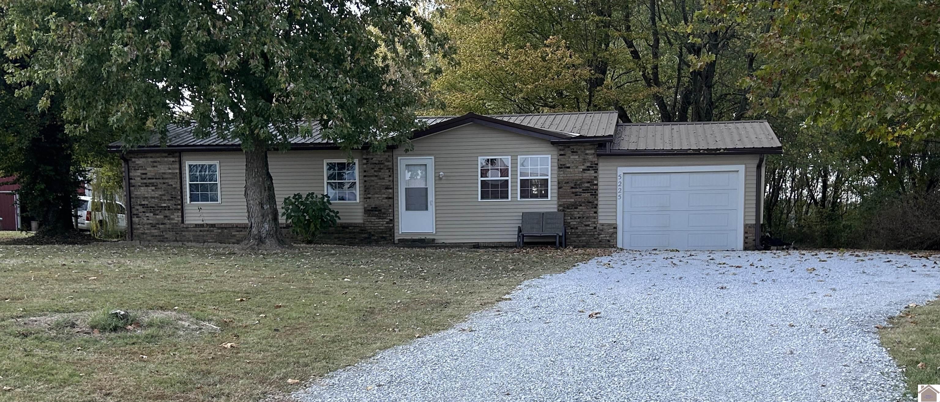 5225 N State Route 97 Property Photo 1