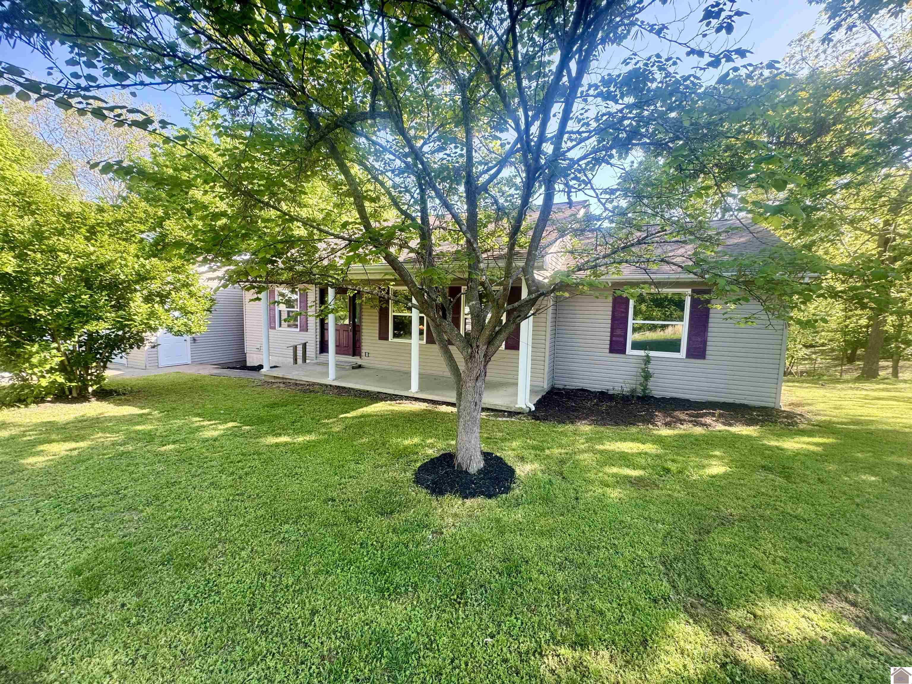 485 Robertson Rd Property Photo