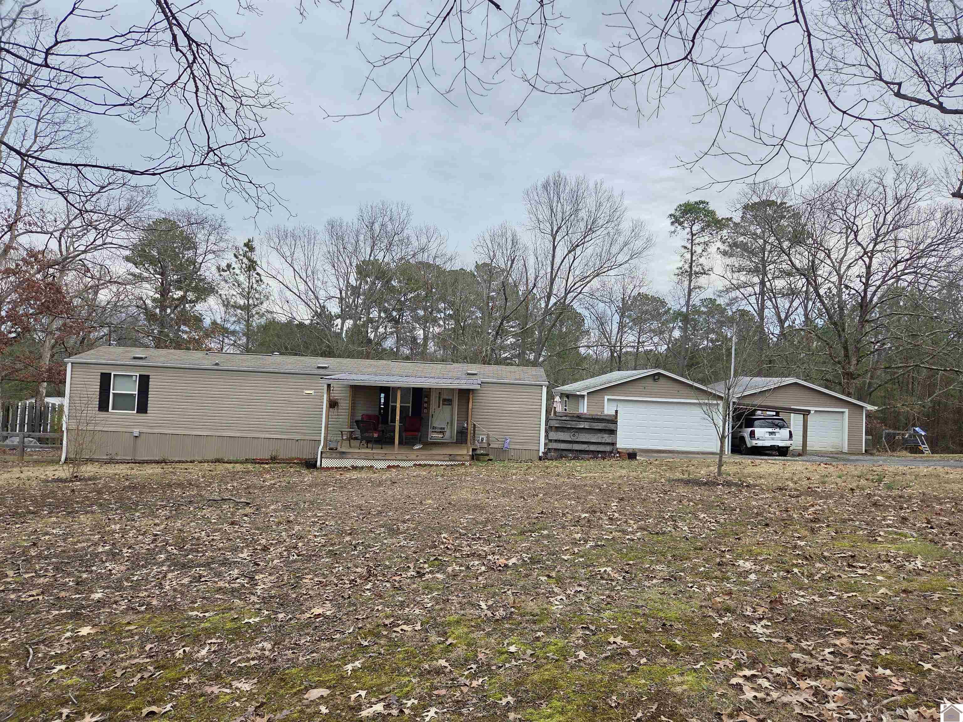 150 Jonathan Point Property Photo 1