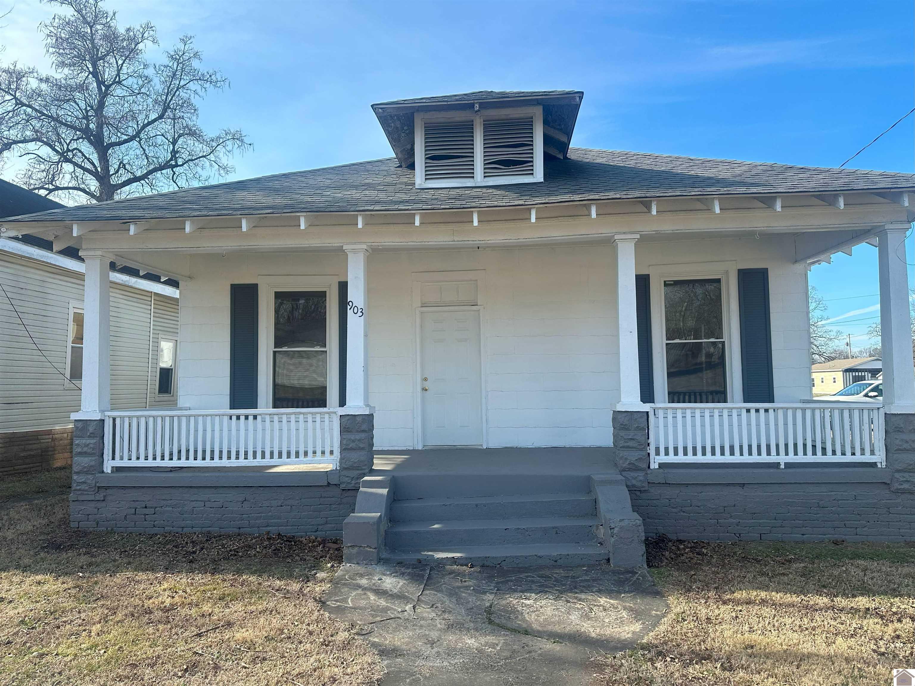 903 Mayfield Rd Property Photo 1