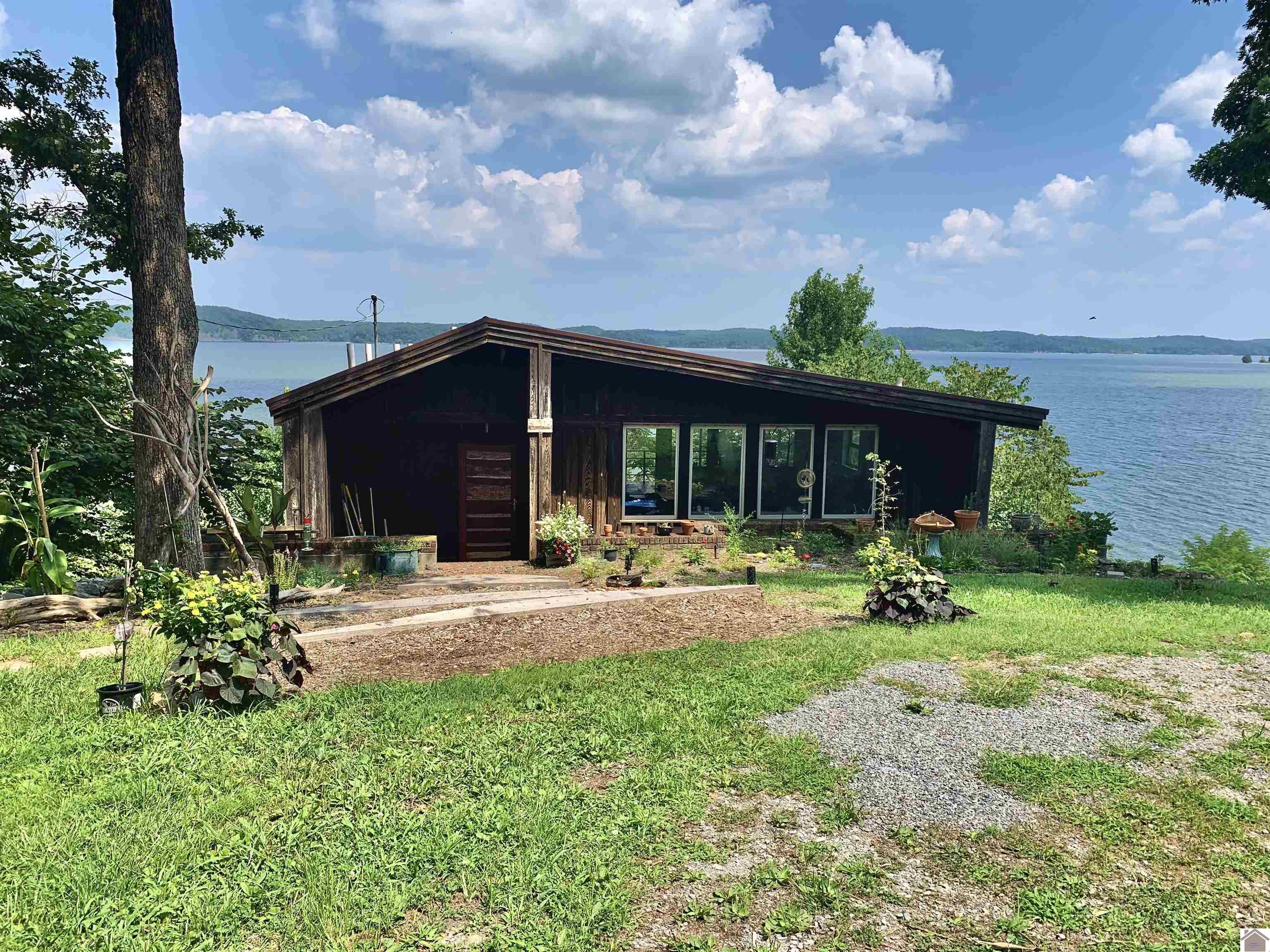 124 Lakepoint Lane Property Photo