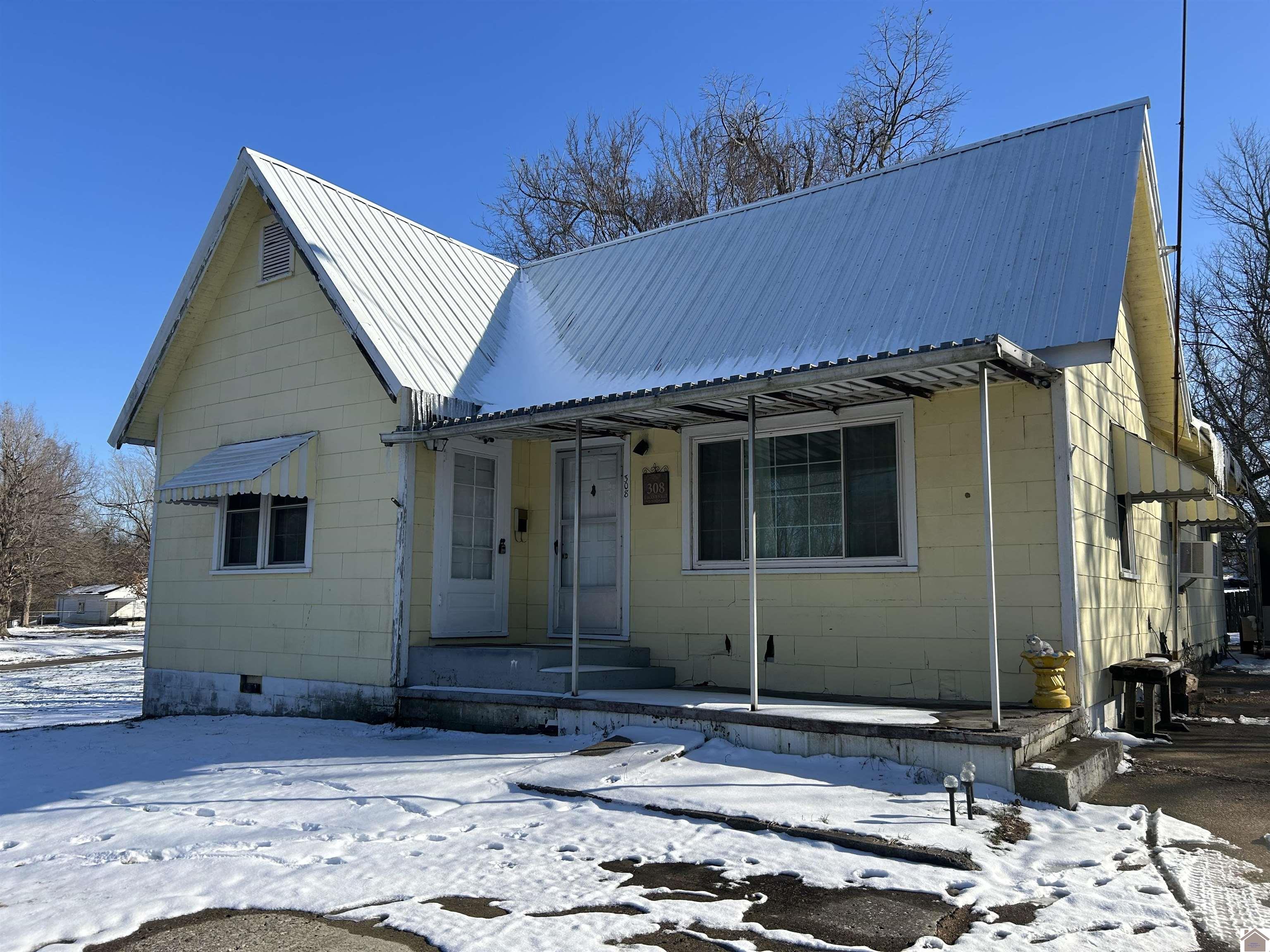 308 E Jackson Street Property Photo 1