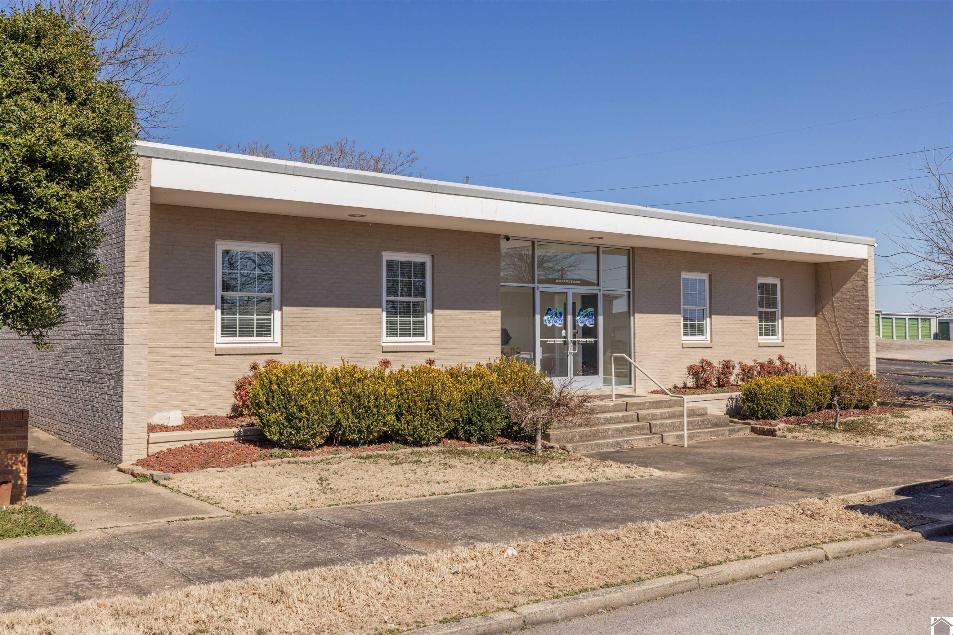 206 Maple Street Property Photo