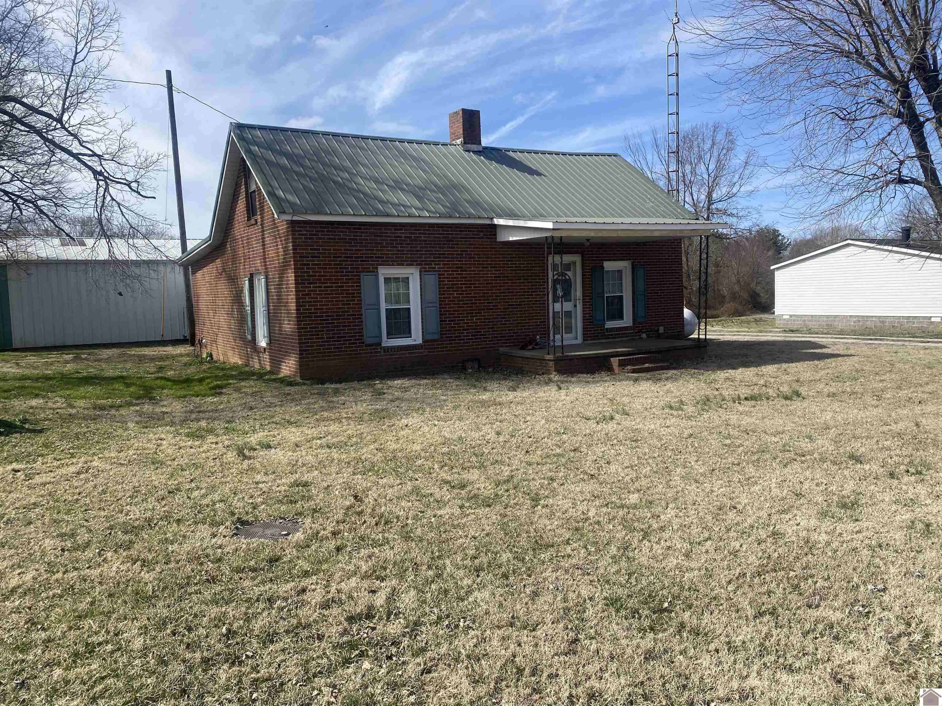 7565 Madisonville Rd Property Photo