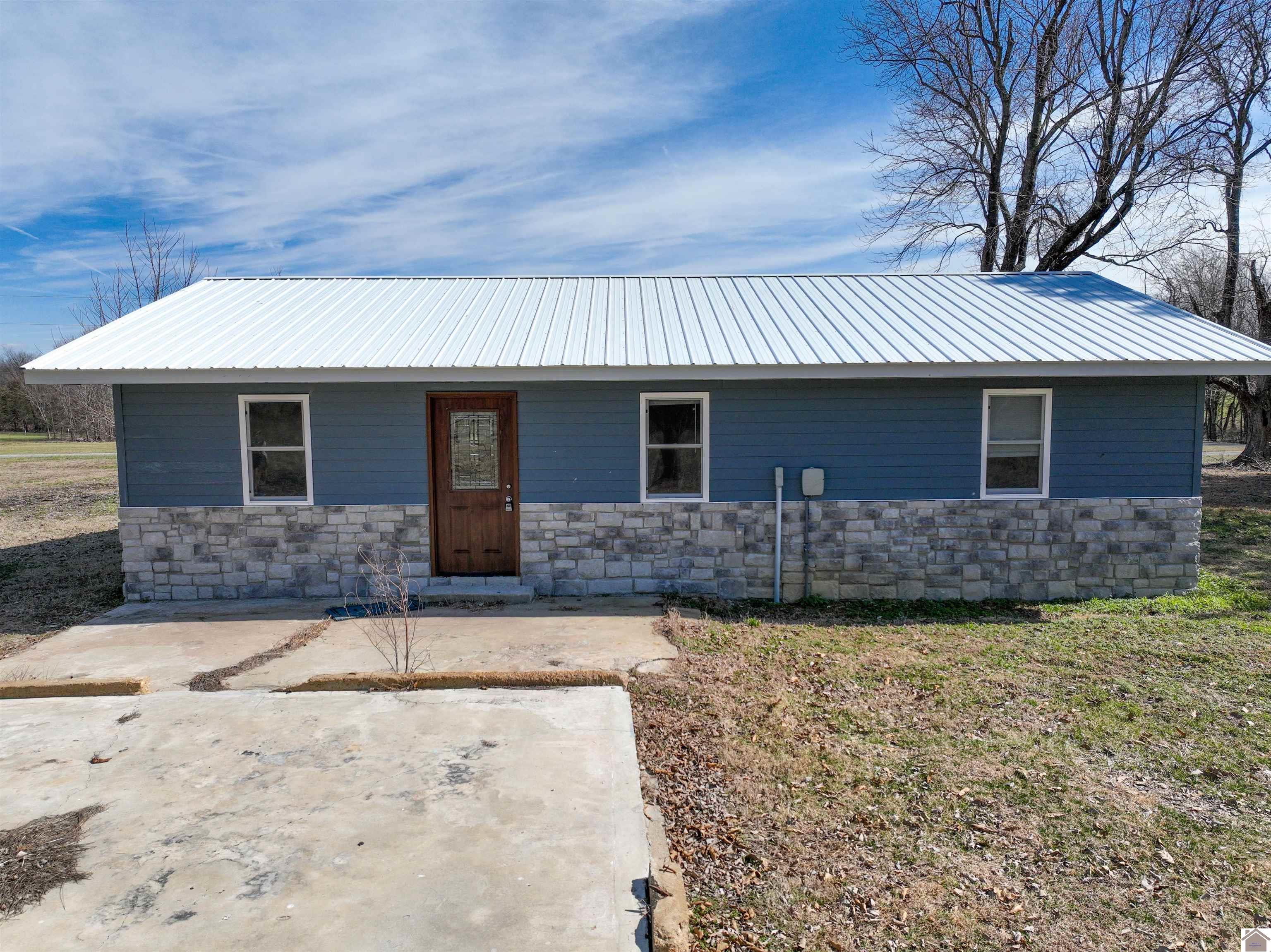 756 Woodville Rd Property Photo 1