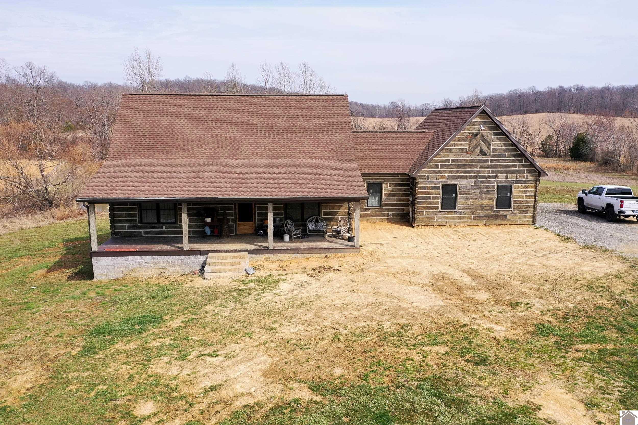 762 Pleasant Valley Drive Property Photo 1