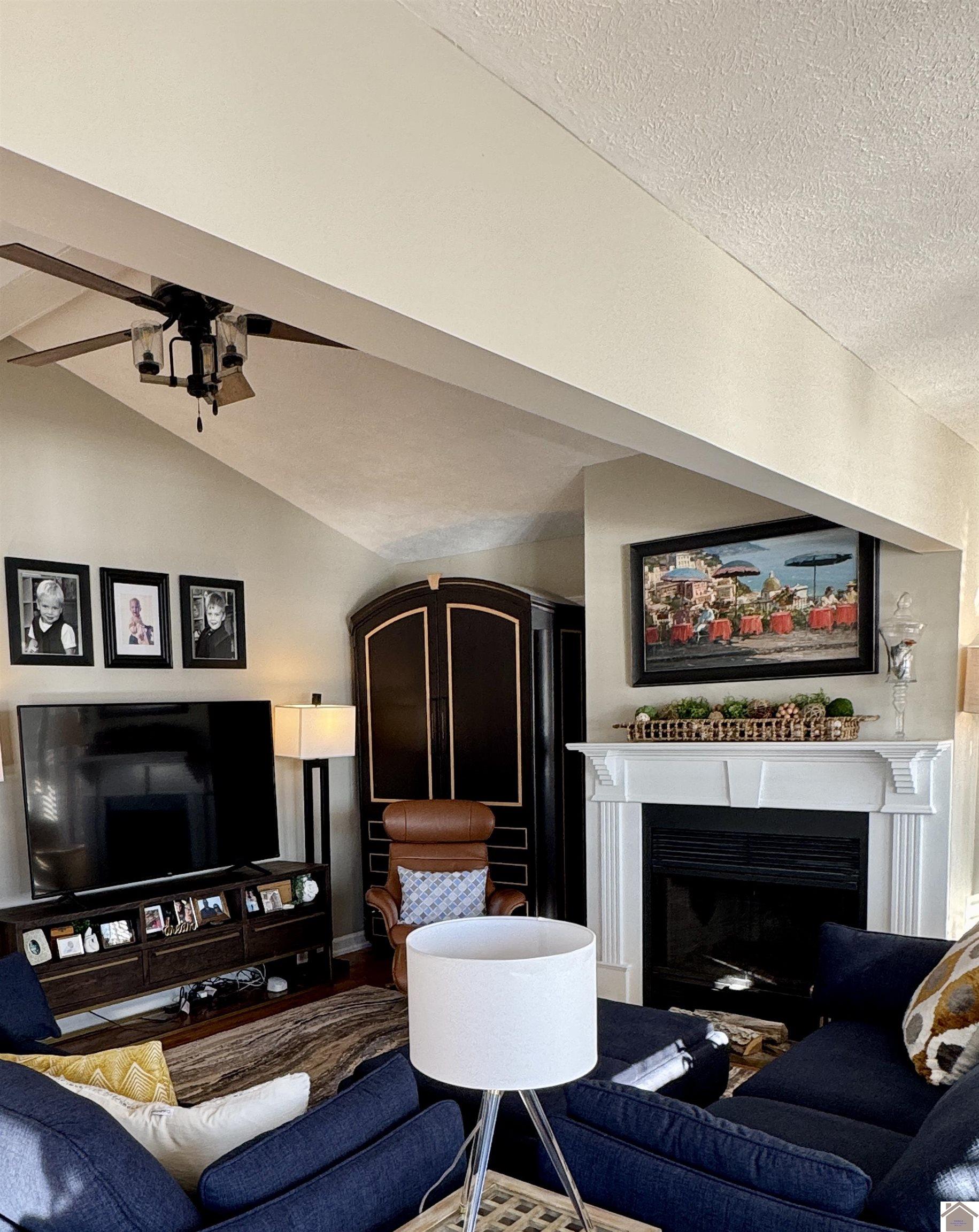 103 Loretta Lane Property Photo 5