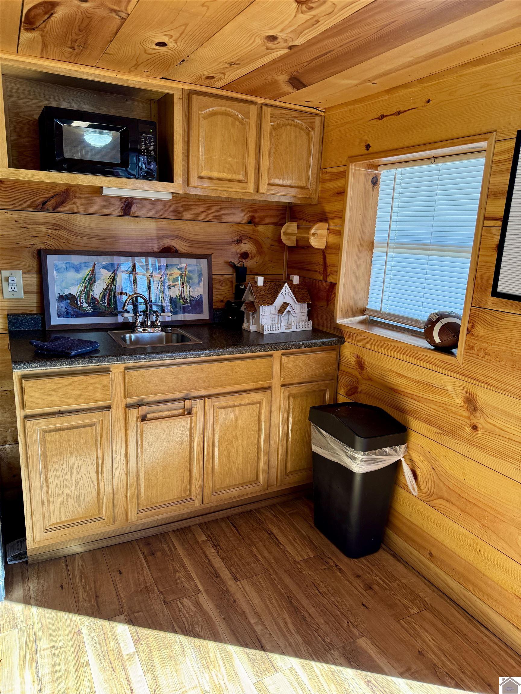 103 Loretta Lane Property Photo 23