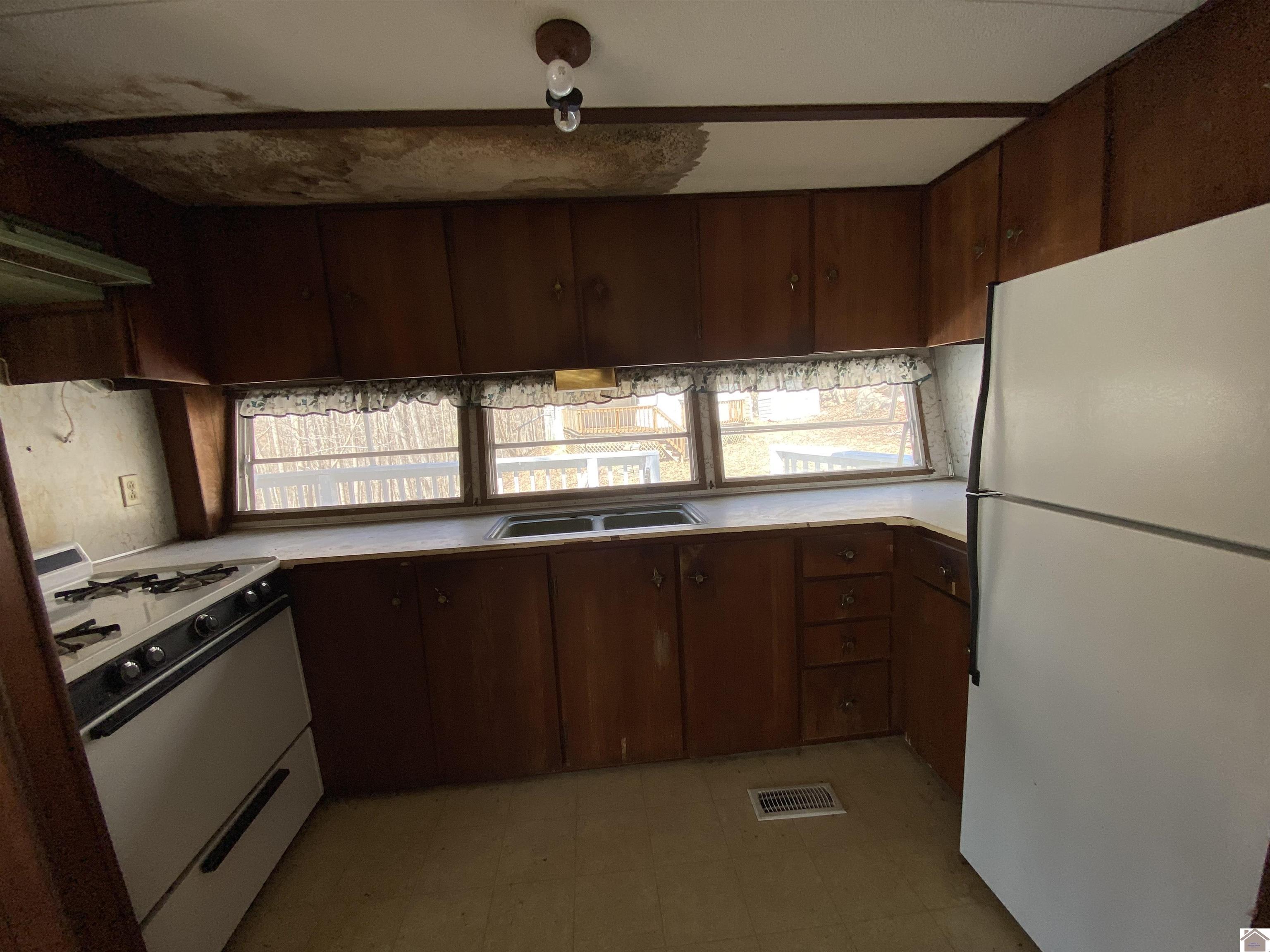 59 & 61 Shore Drive Property Photo 9