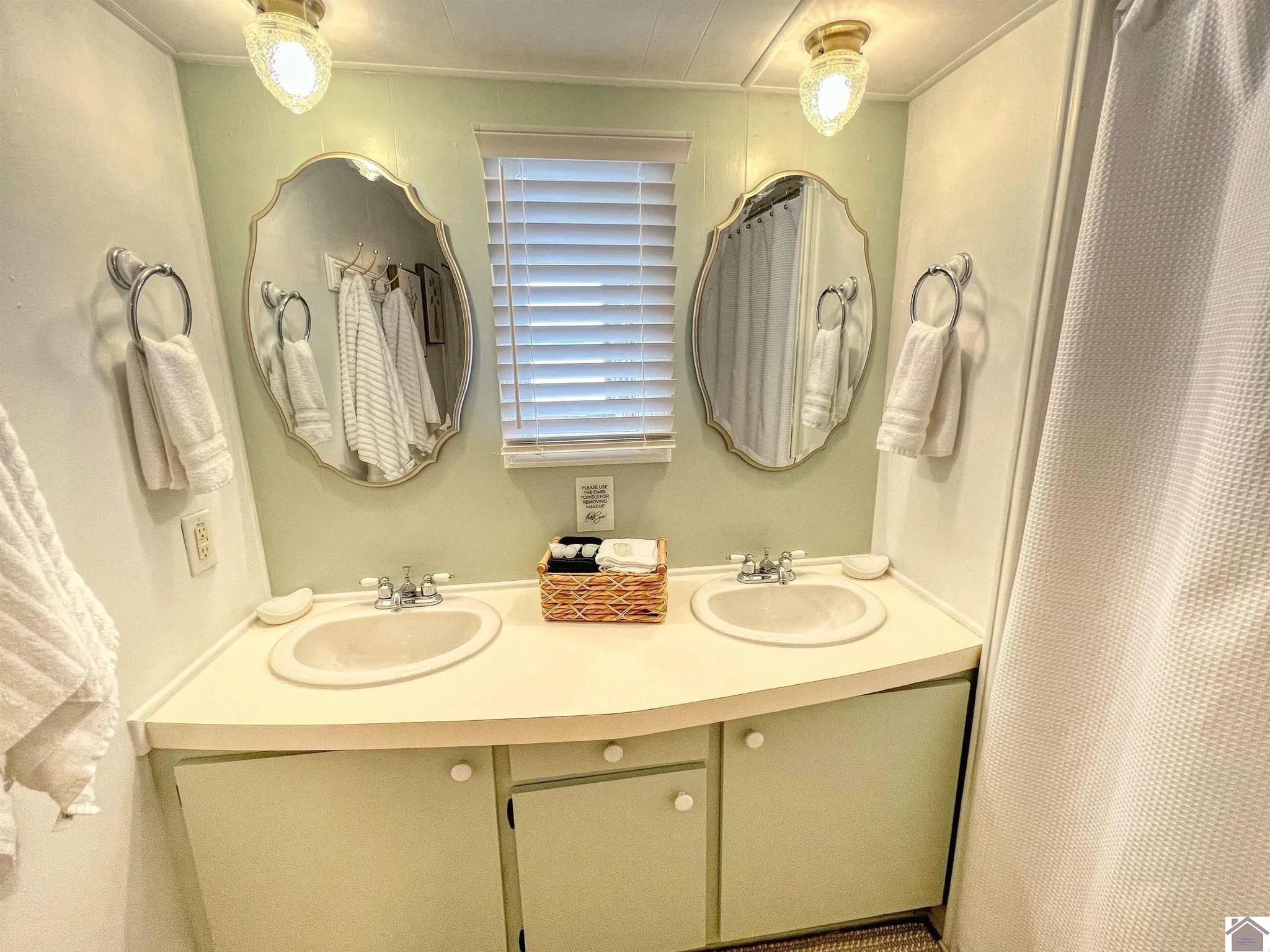 110 Lakeshore Drive Property Photo 12