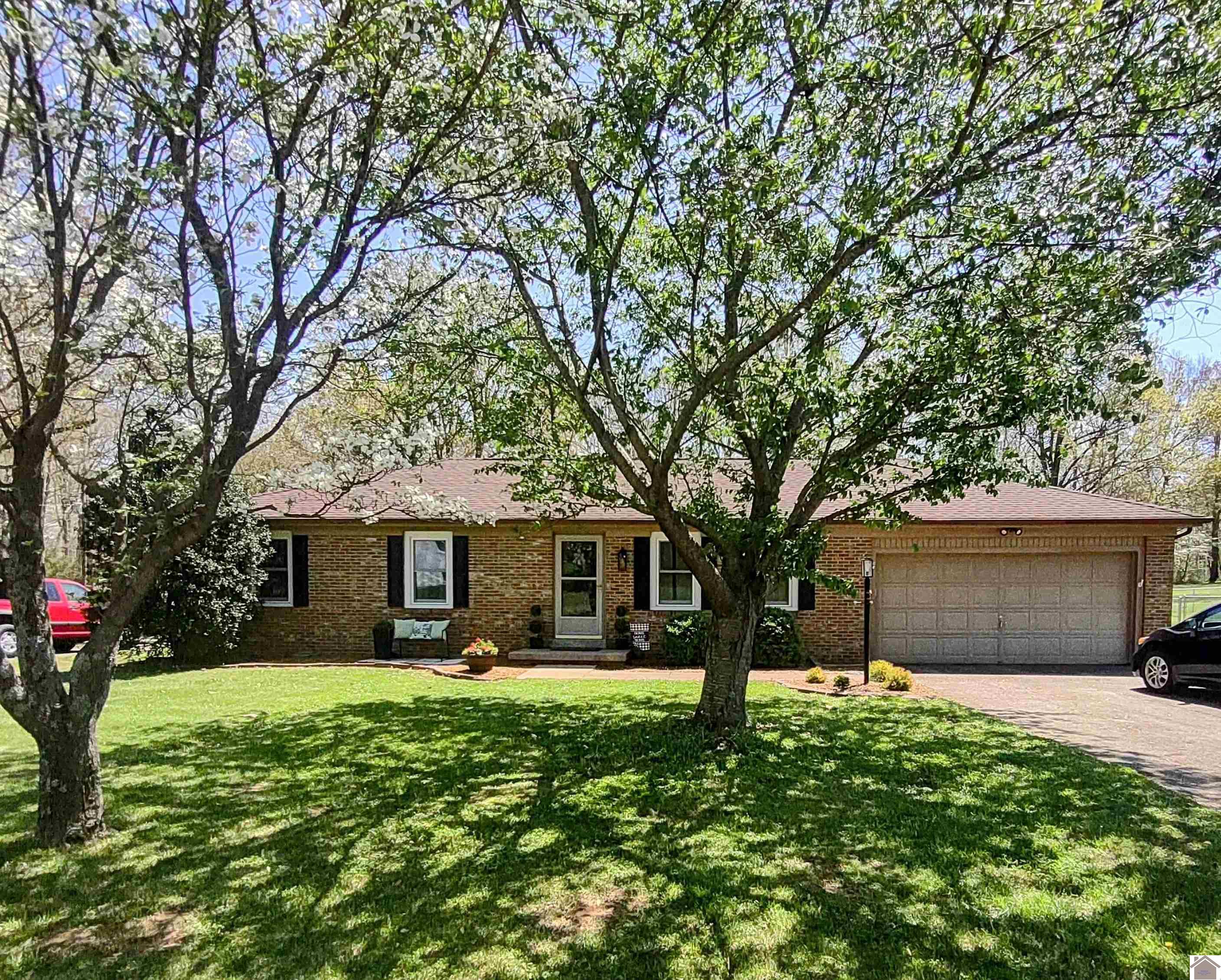 213 E Dale Avenue Property Photo