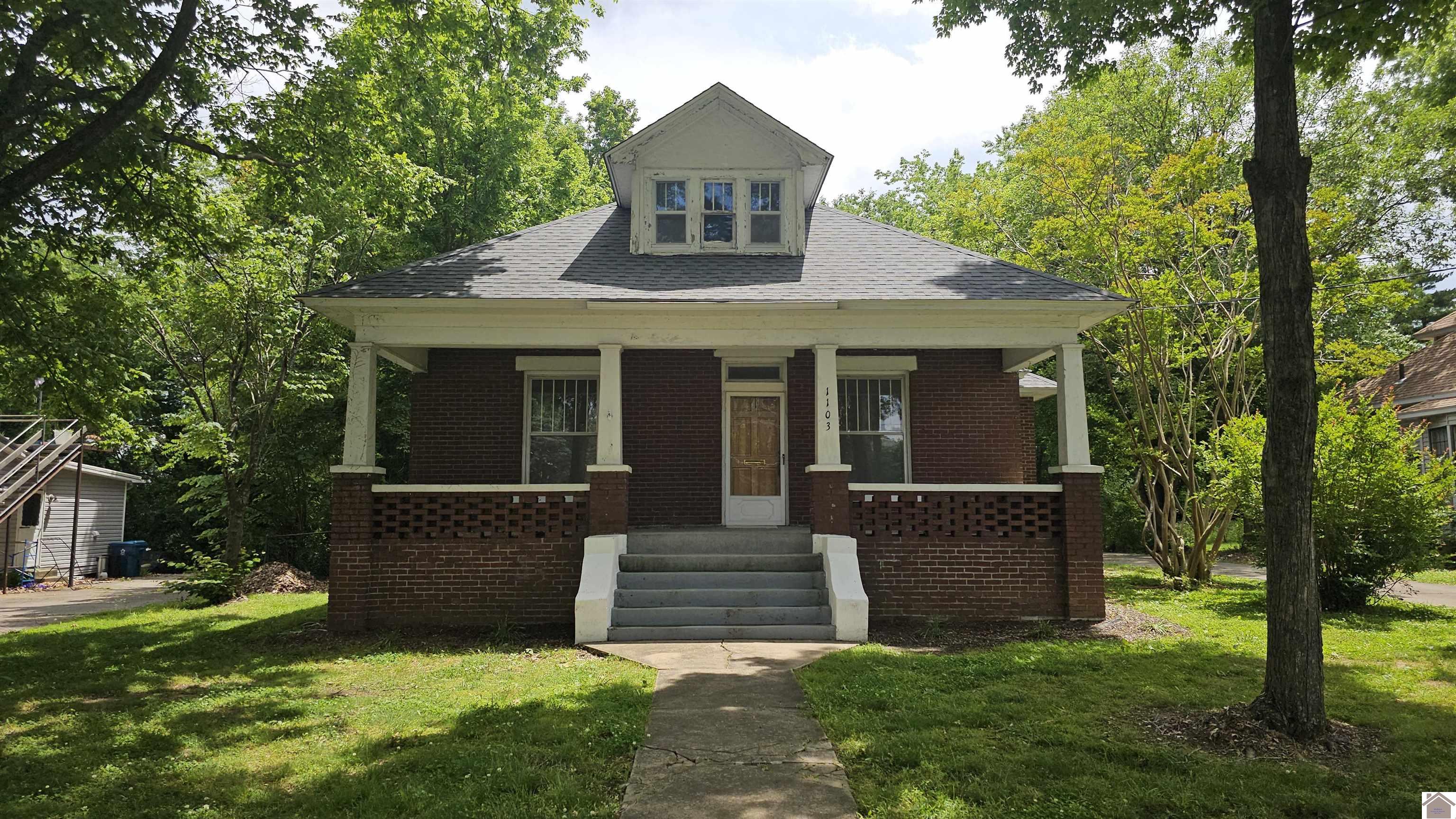 1103 Main St. Property Photo 1