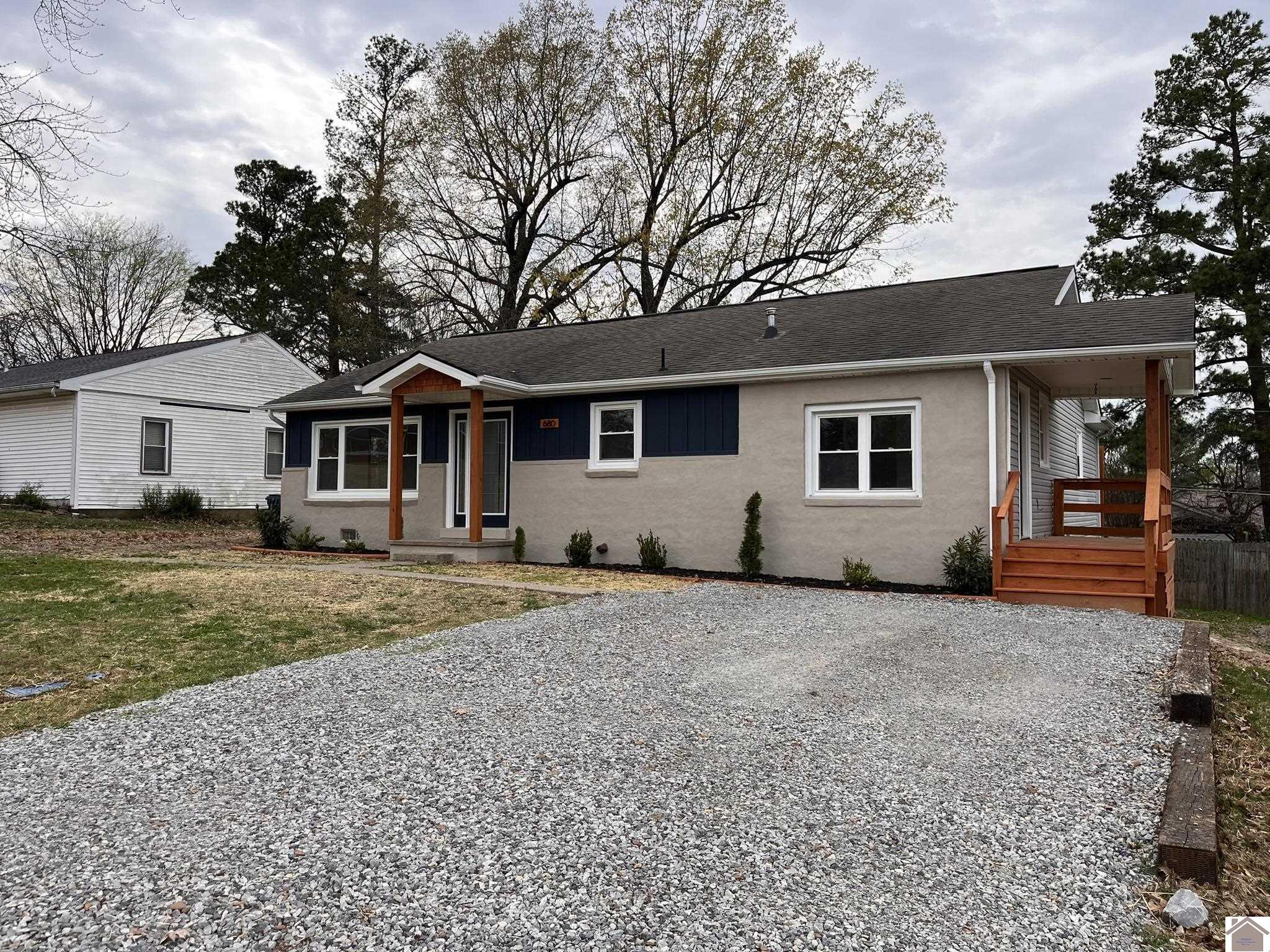 680 Chestnut St. Property Photo 3