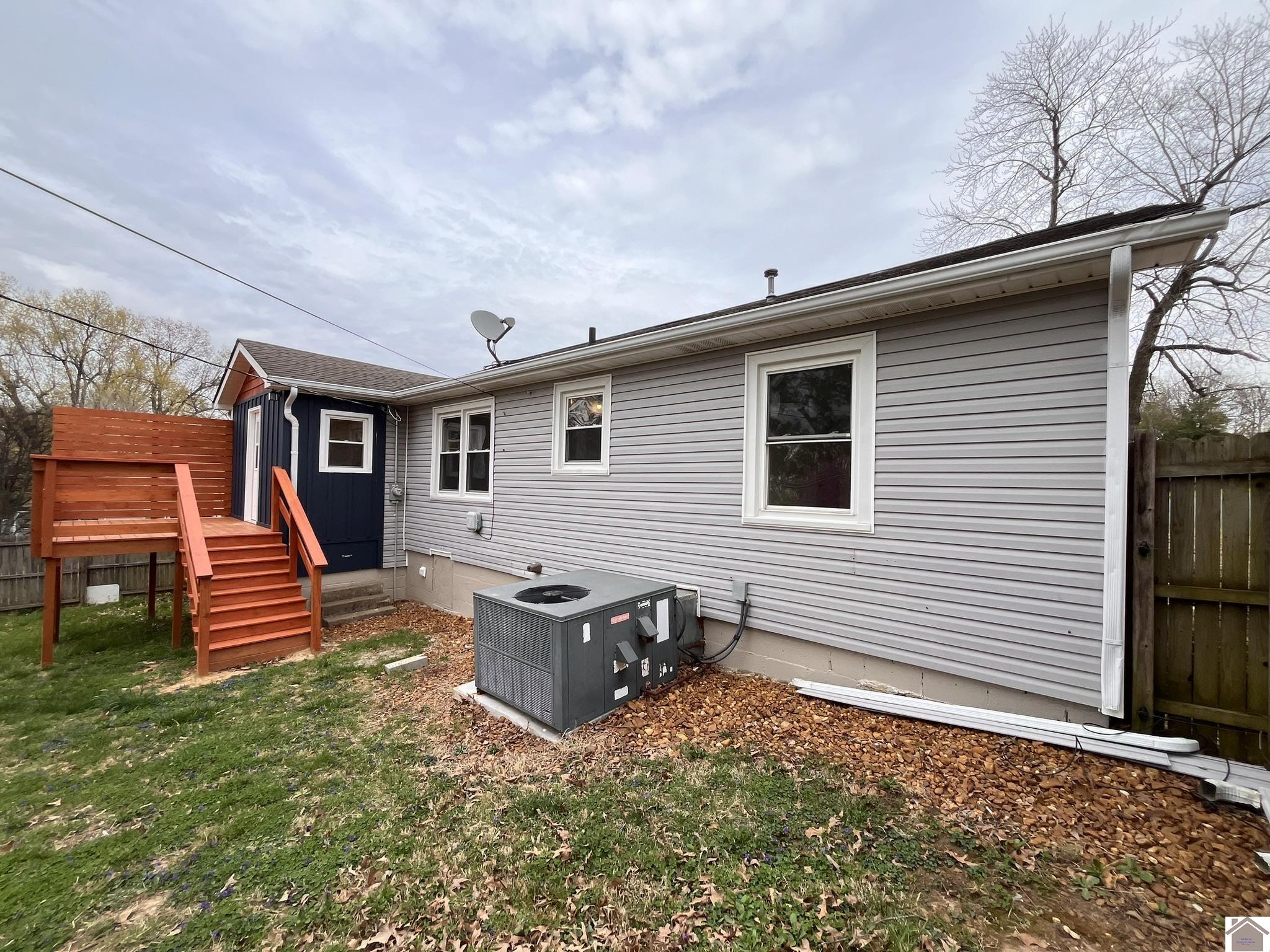 680 Chestnut St. Property Photo 4