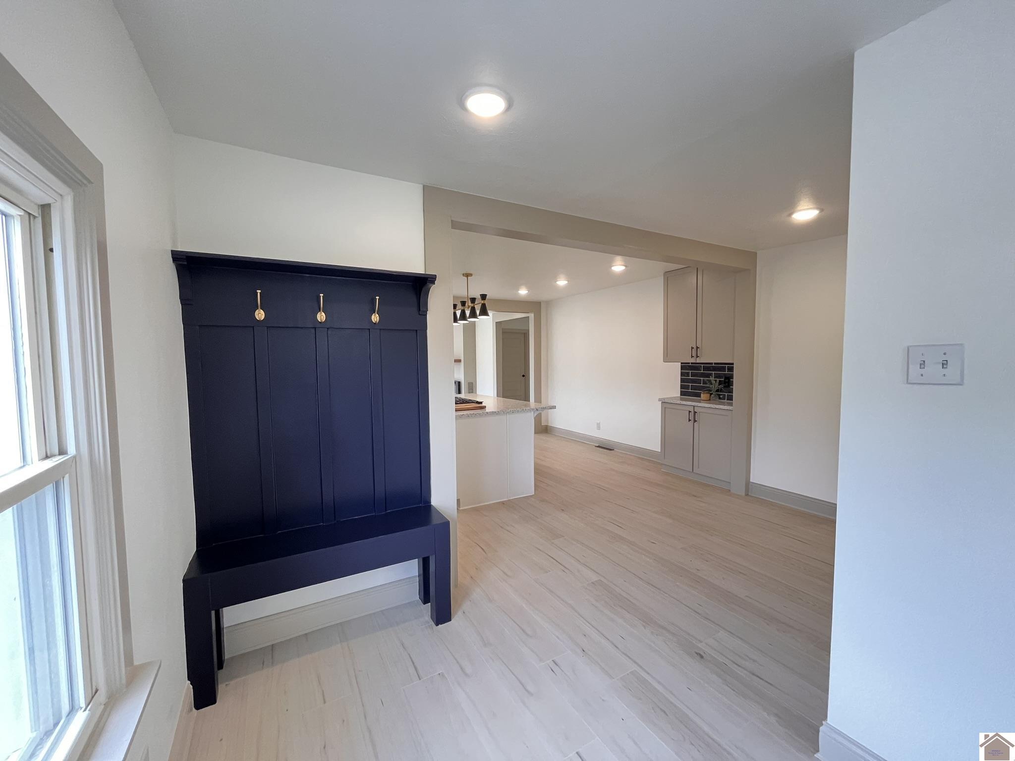 680 Chestnut St. Property Photo 14