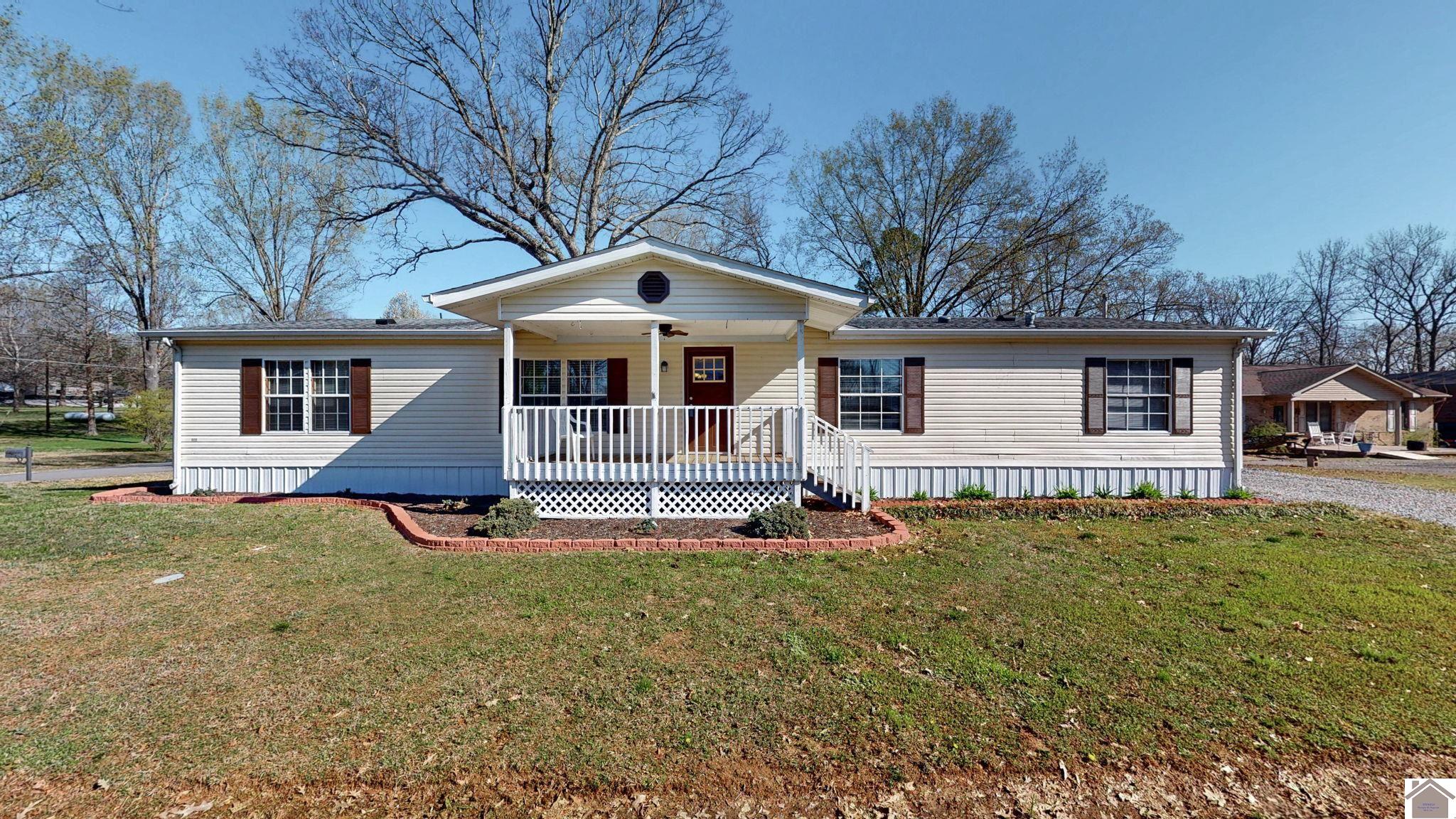 18 Kenwood Circle Property Photo 1