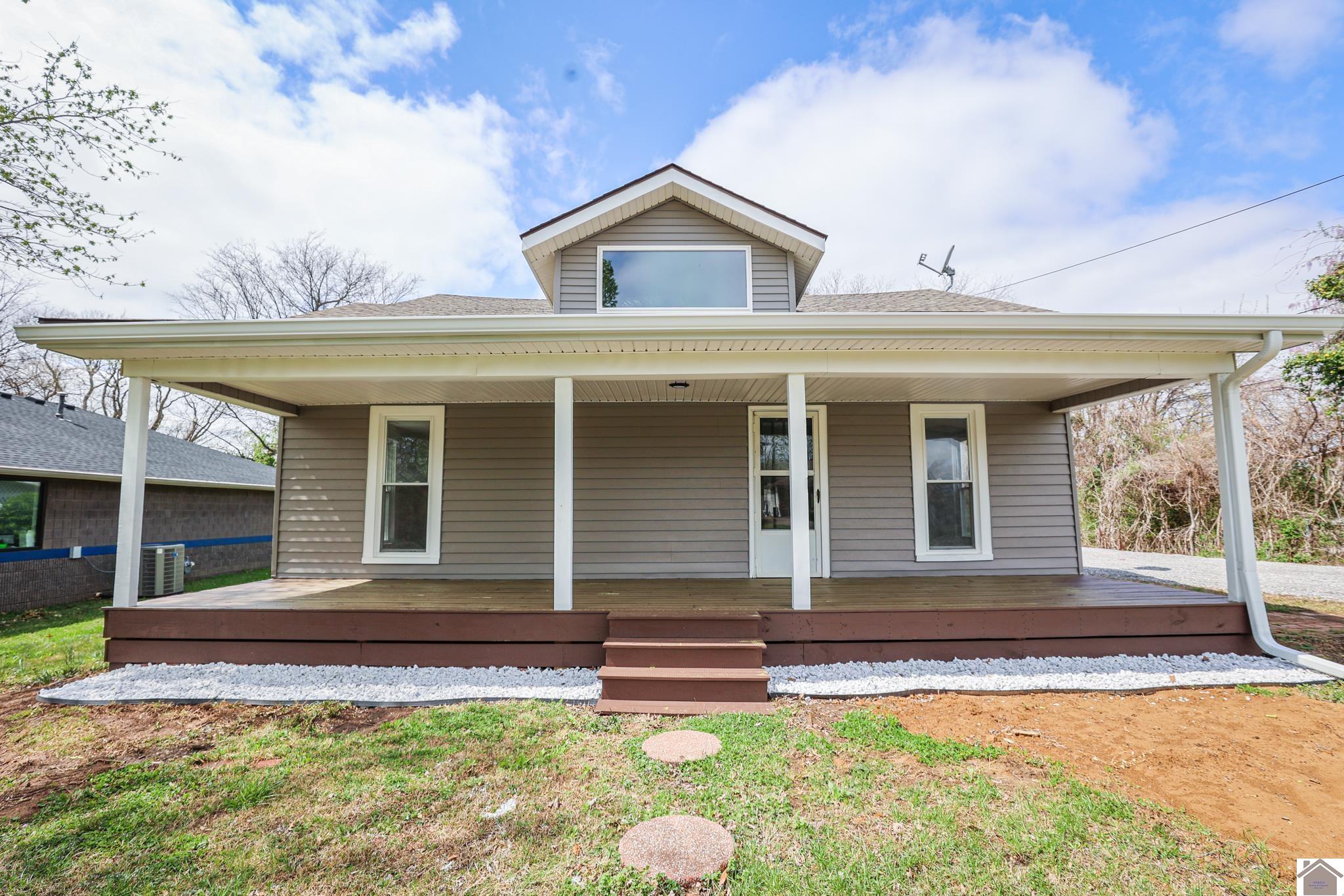 Picture of 221 S Friendship Rd