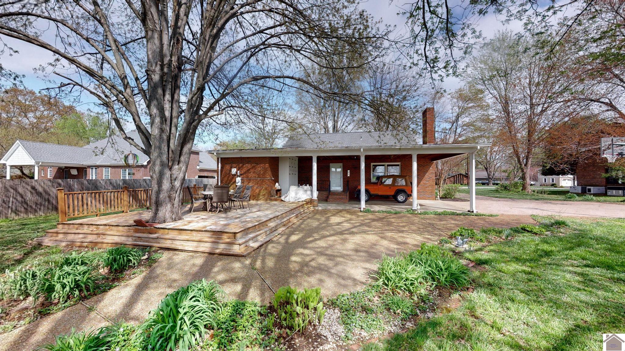 307 Oakdale Drive Property Photo 2