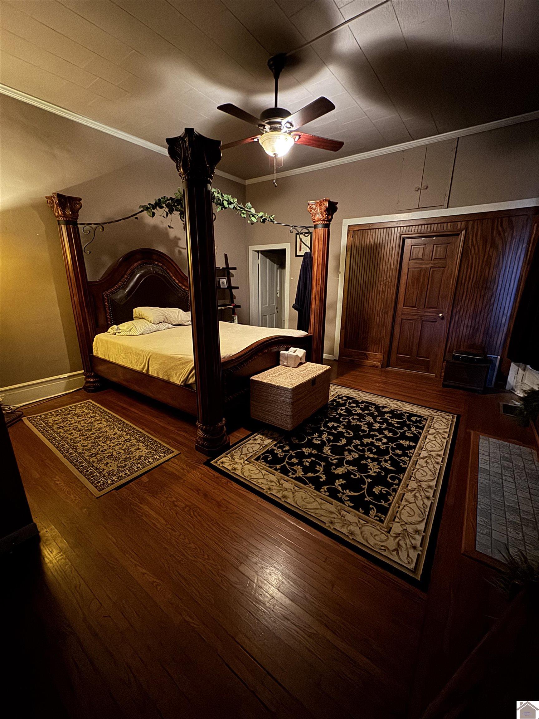 802 Jefferson St Property Photo 6