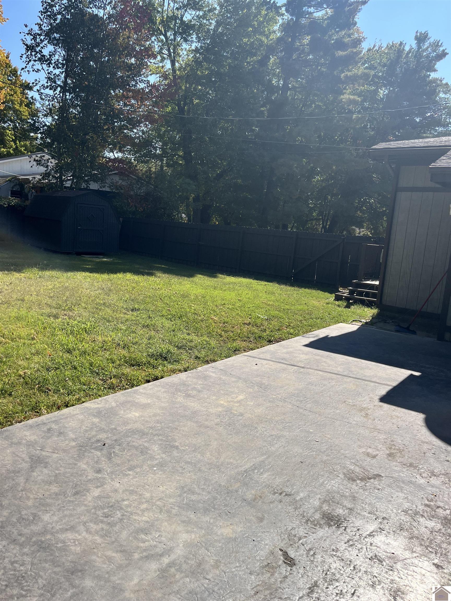 1500 Clayshire Property Photo 2