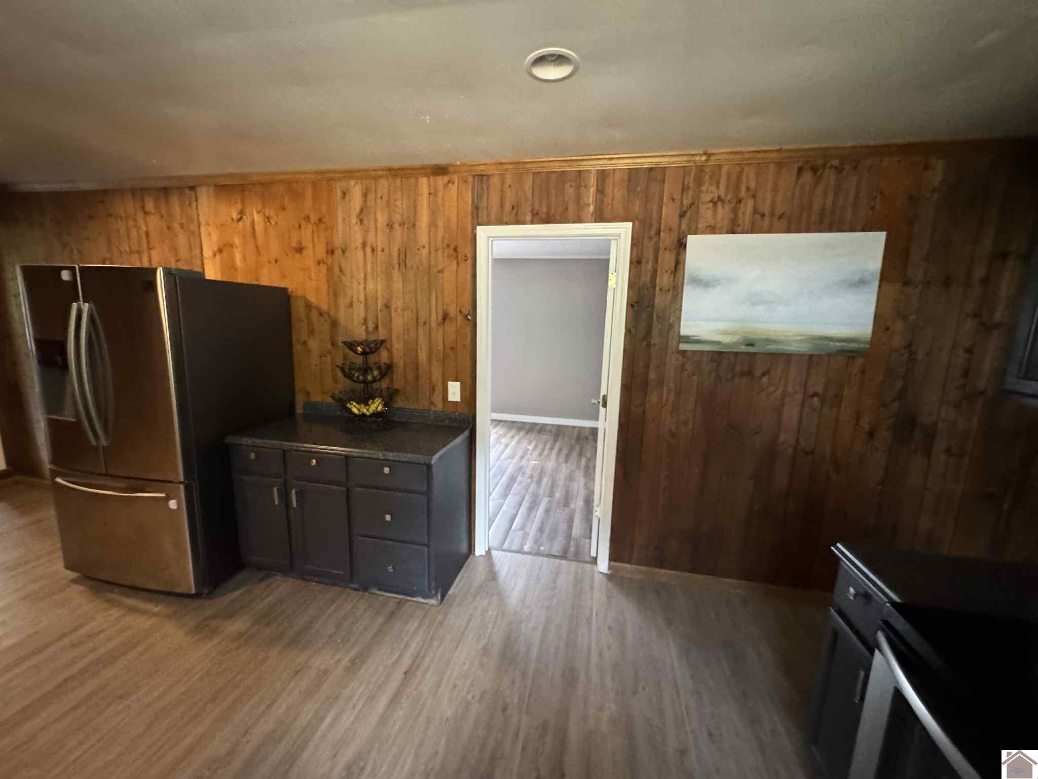 1500 Clayshire Property Photo 16