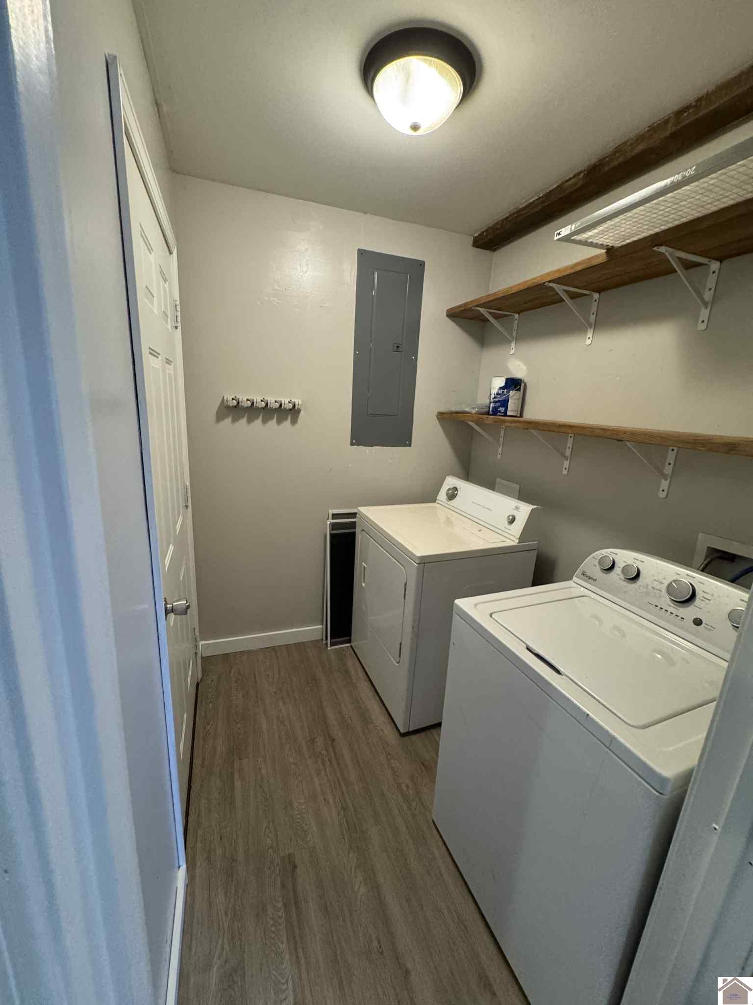 1500 Clayshire Property Photo 20