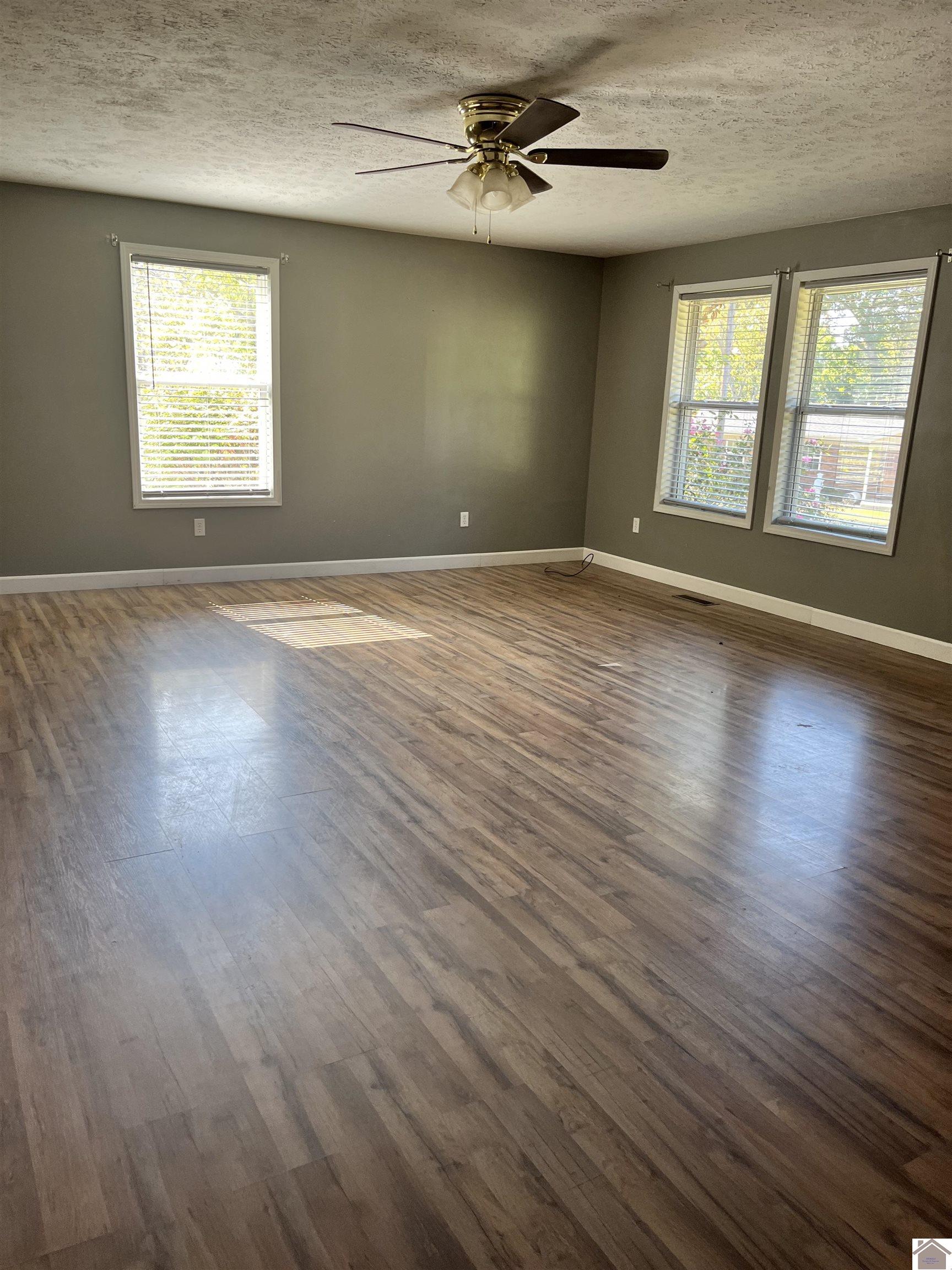 1500 Clayshire Property Photo 22