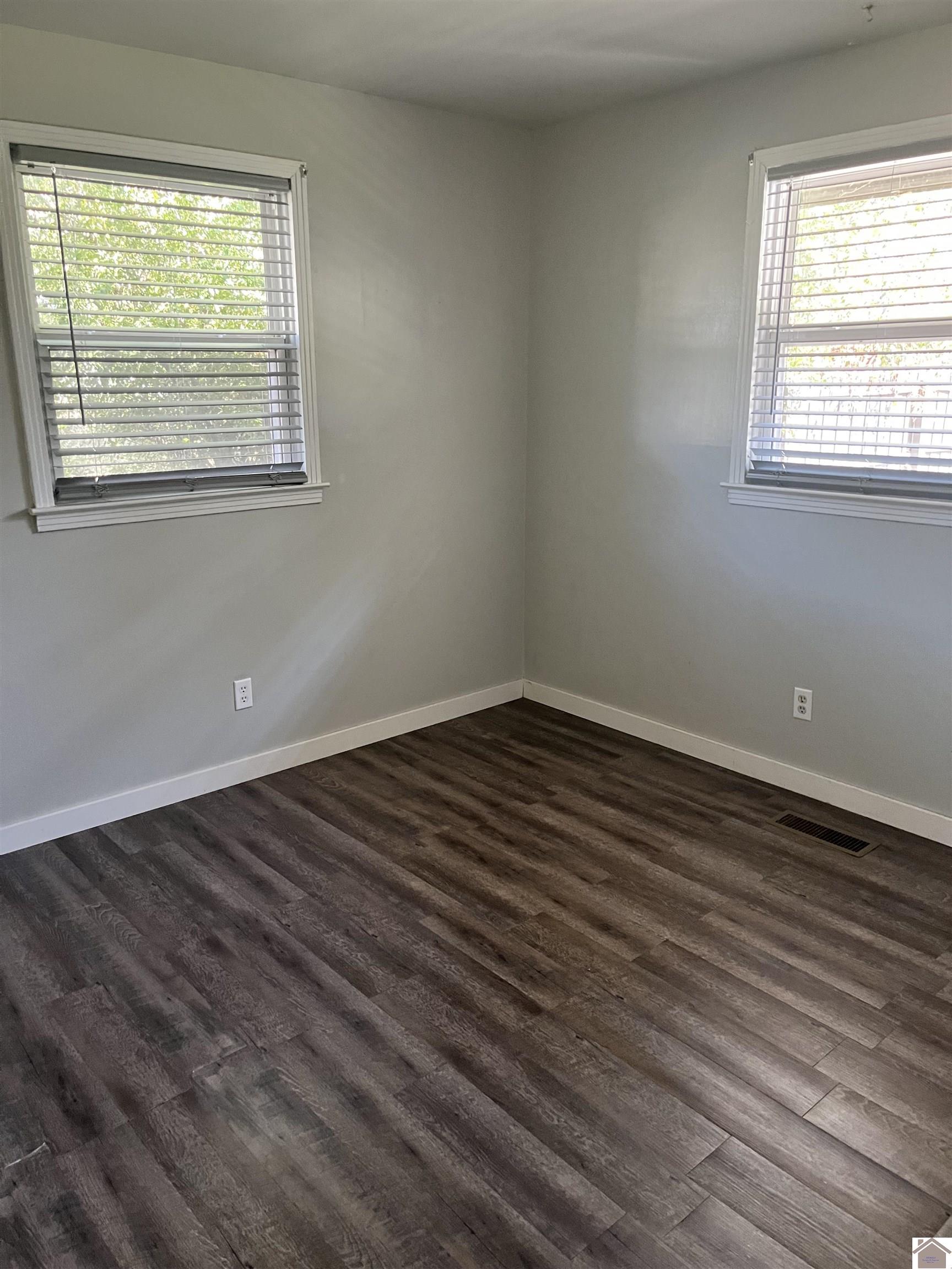 1500 Clayshire Property Photo 23