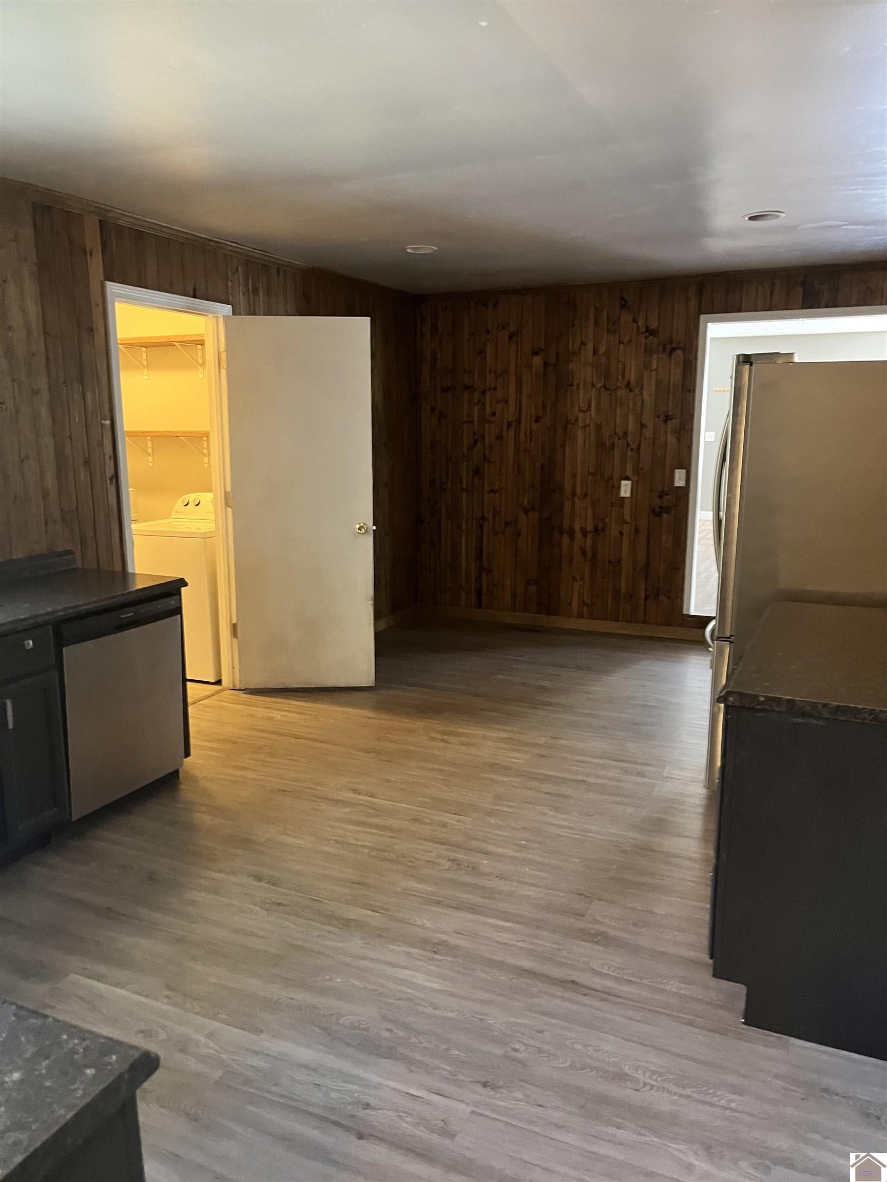 1500 Clayshire Property Photo 25